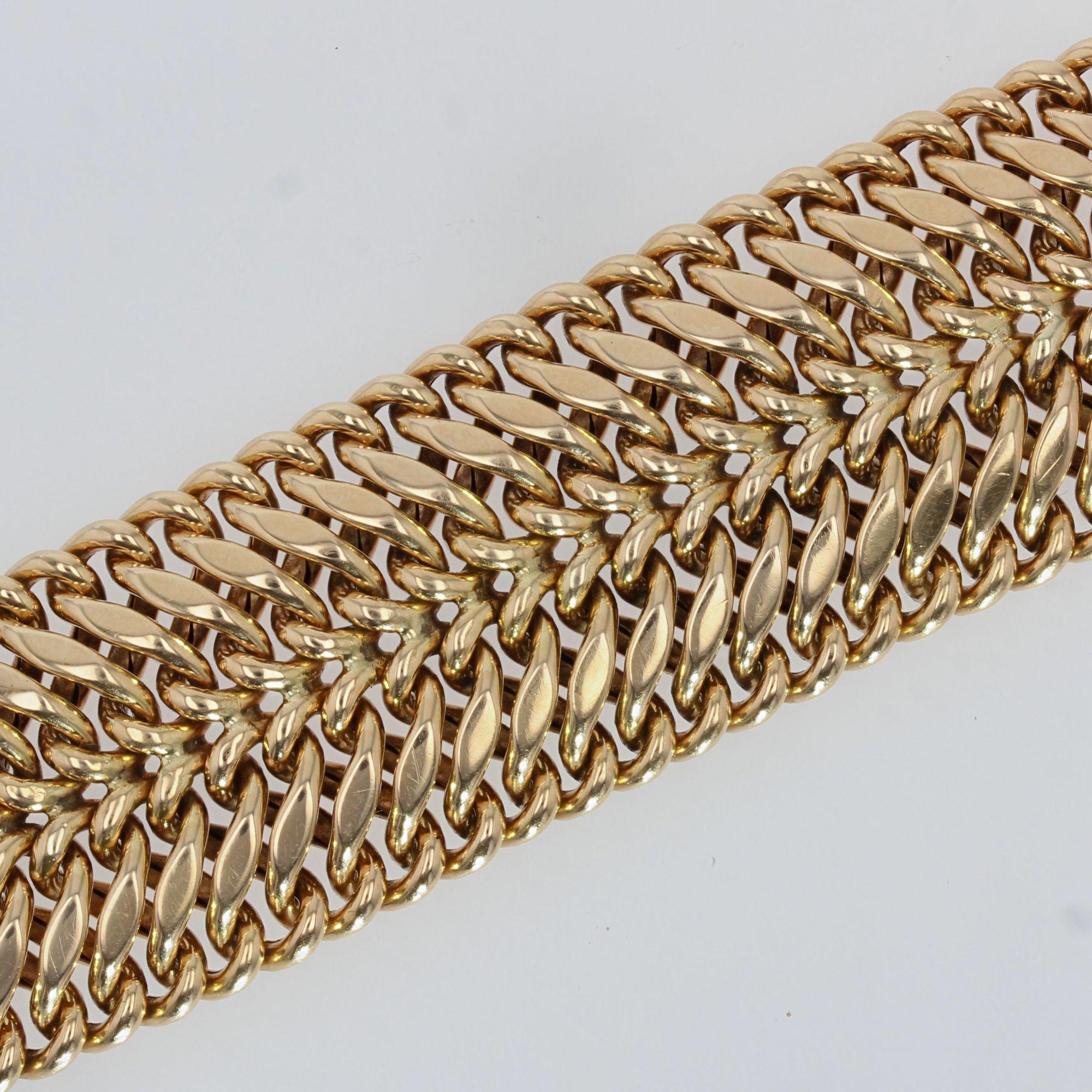 1950s 14 Karat Yellow Gold Curb Bracelet In Excellent Condition In Poitiers, FR