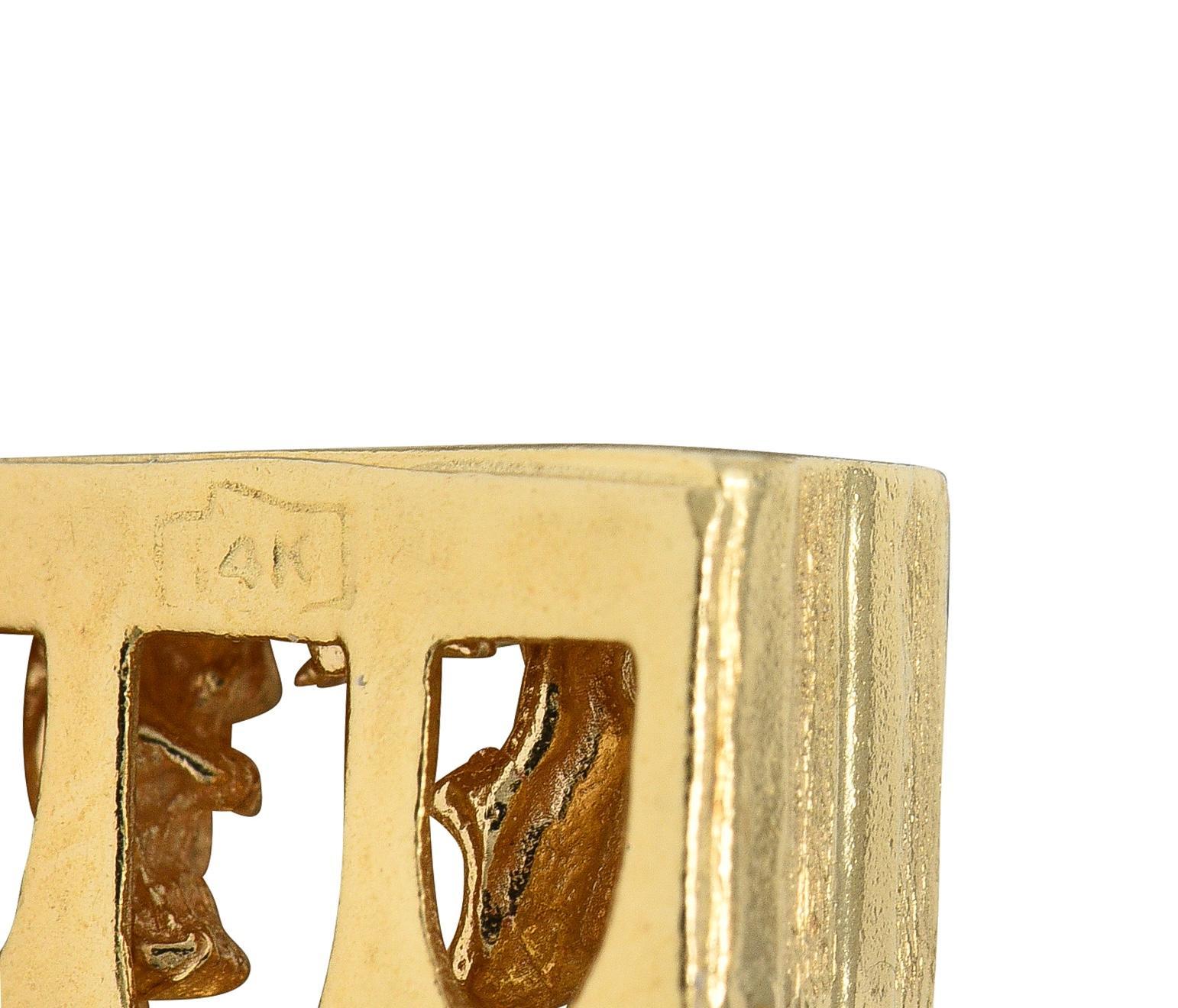 1950's 14 Karat Yellow Gold Vintage Nativity Scene Pendant Charm For Sale 1