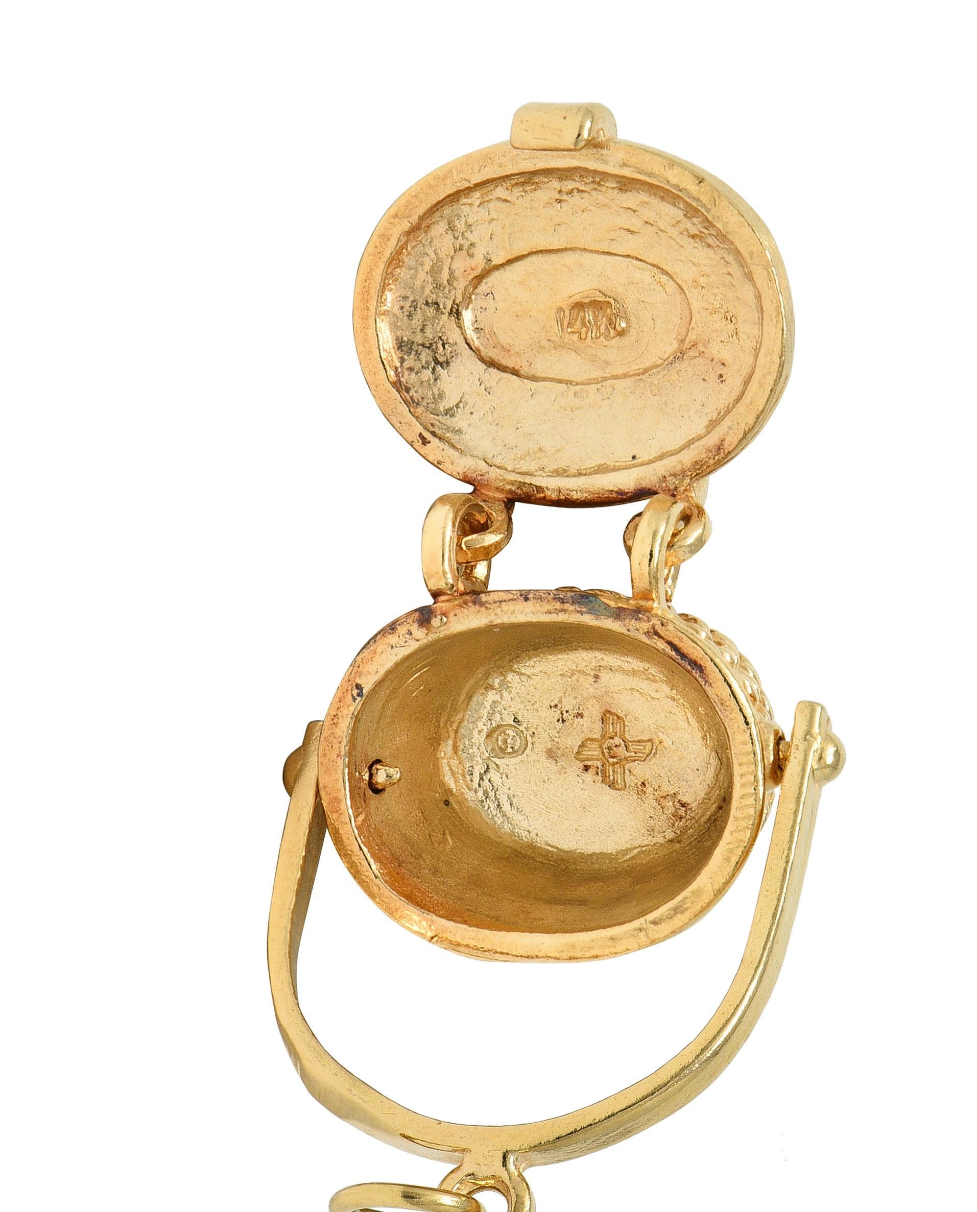 1950's 14 Karat Gelbgold Vintage Picknick Korb Anhänger Charme im Angebot 6