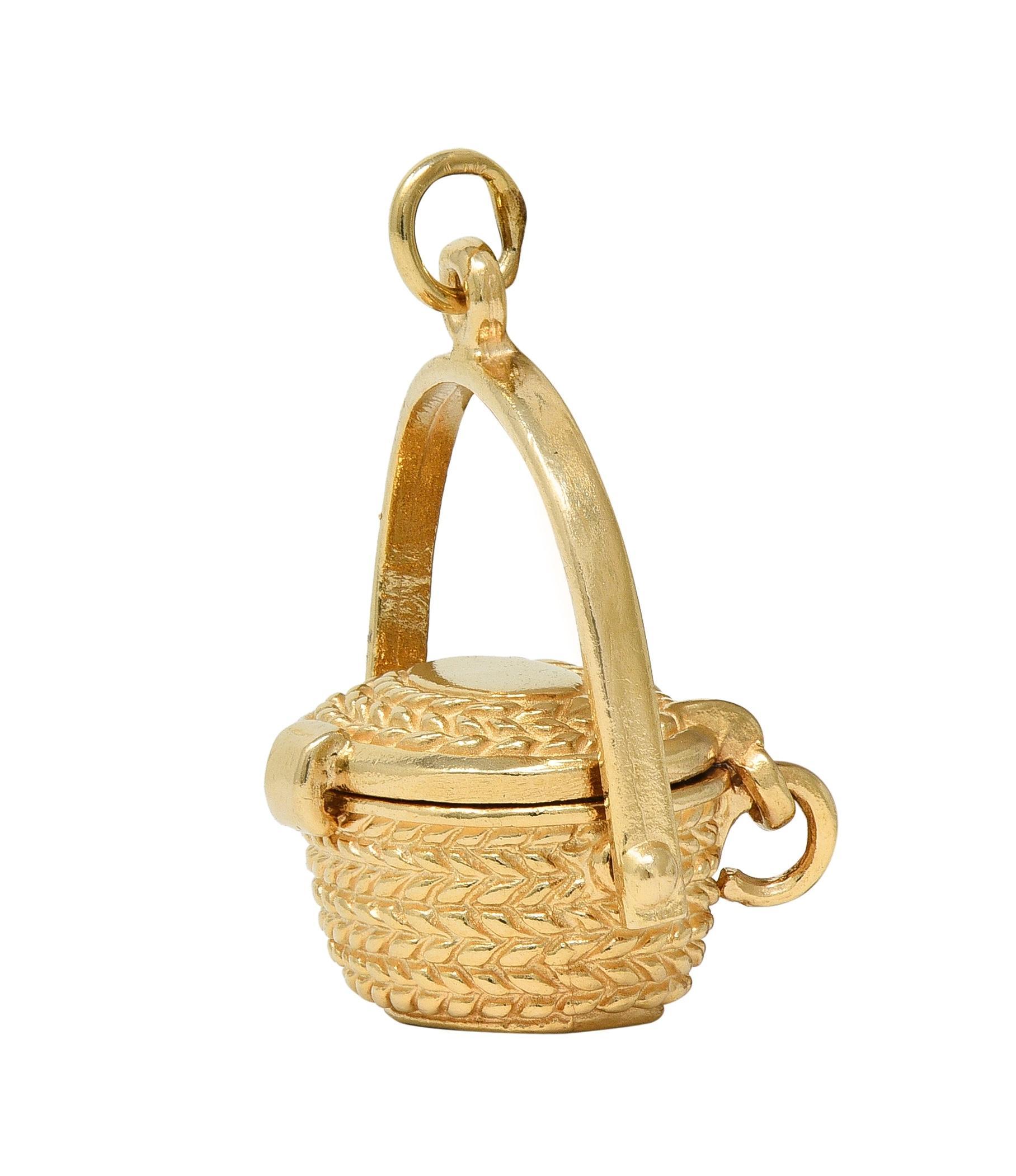 1950's 14 Karat Gelbgold Vintage Picknick Korb Anhänger Charme im Zustand „Gut“ im Angebot in Philadelphia, PA