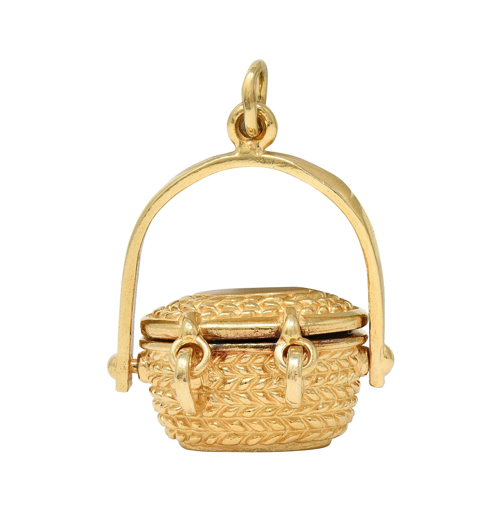 1950's 14 Karat Gelbgold Vintage Picknick Korb Anhänger Charme Damen im Angebot