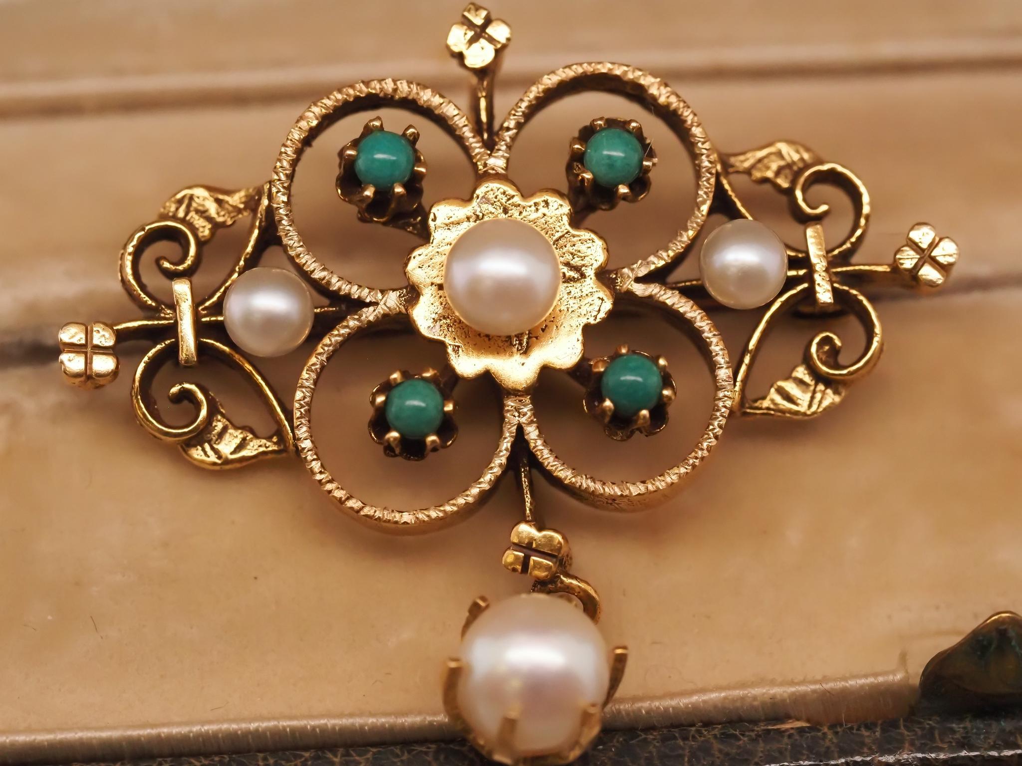 Broche et pendentif en or jaune 14K des années 1950 avec perles et turquoises en vente 5