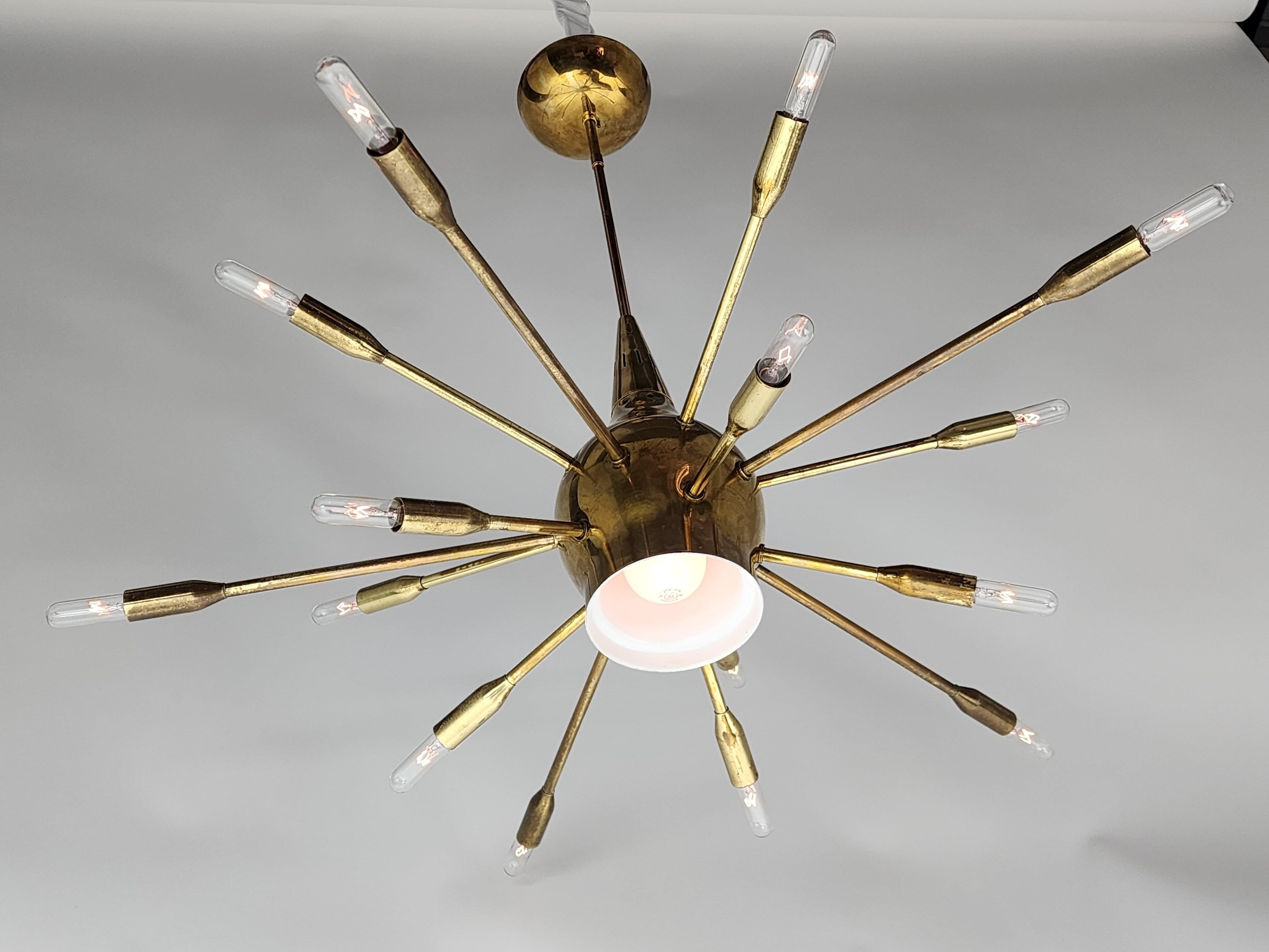 Mid-Century Modern Lustre spoutnik à 15 bras de lumière avec Downs, Italie, années 1950  en vente