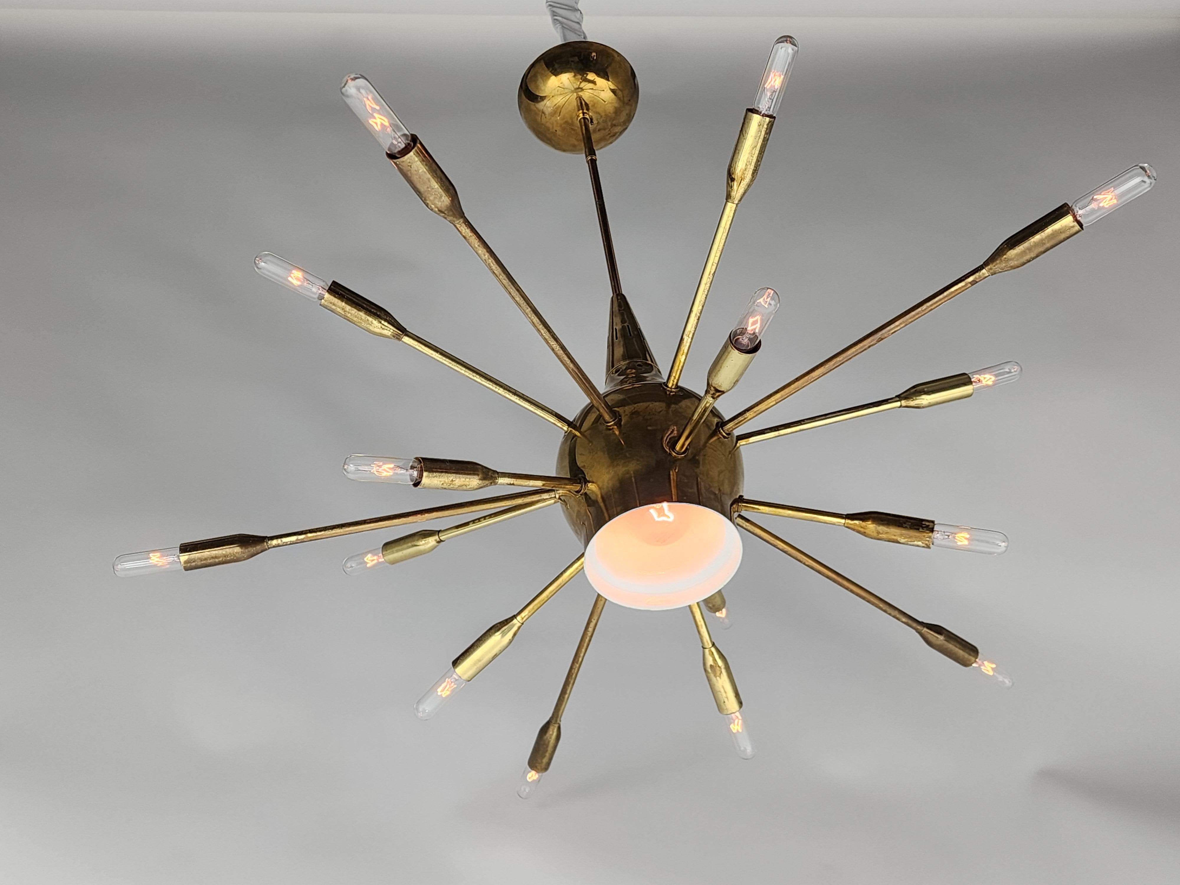 1950s 15 Arm Sputnik Chandelier with Down Light, Italy  In Good Condition For Sale In St- Leonard, Quebec
