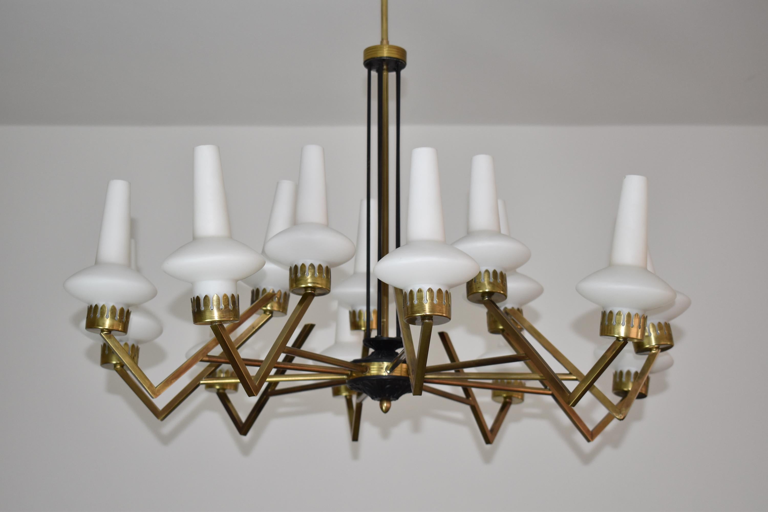 Polished 1950's 15 Light Italian Chandelier Attributed to Stilnovo For Sale