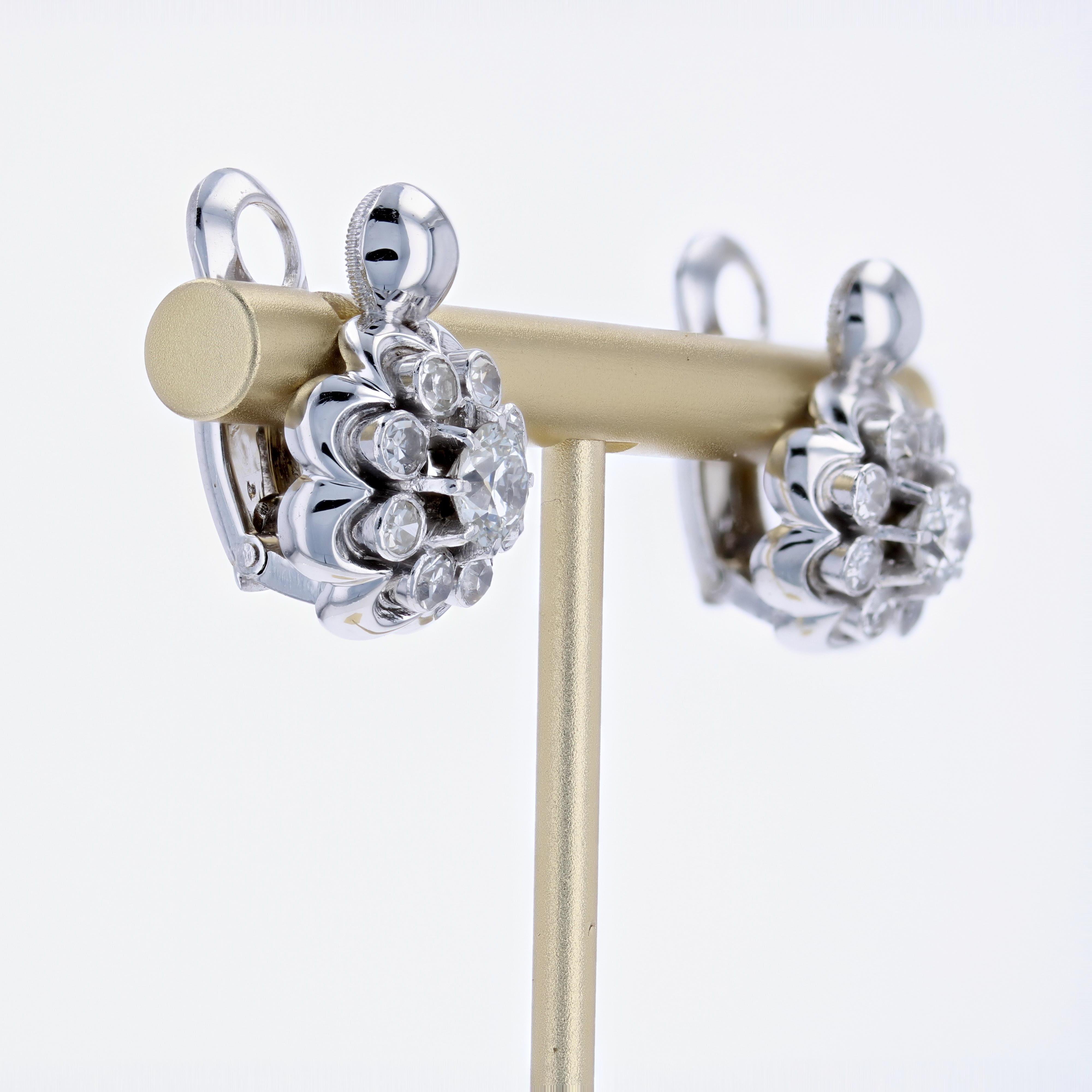 1950s 1.60 Carat Diamonds 18 Karat White Gold Daisy Clip Earrings For Sale 4