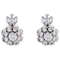 Boucles d'oreilles à clip marguerite en or blanc 18 carats et diamants de 1,60 carat, années 1950