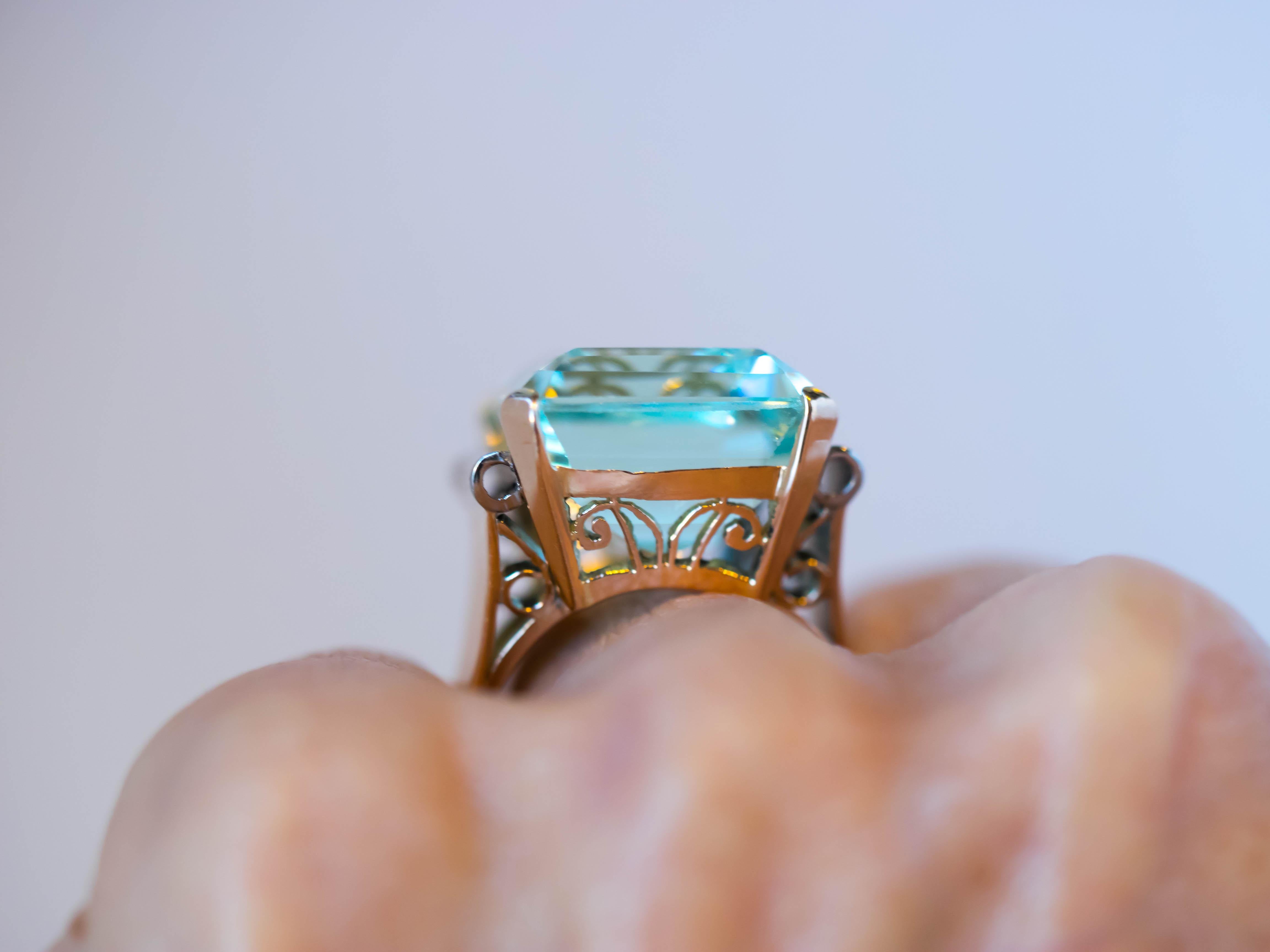 1950s 18 Carat Aquamarine and 14 Karat Rose Gold Cocktail Ring 5