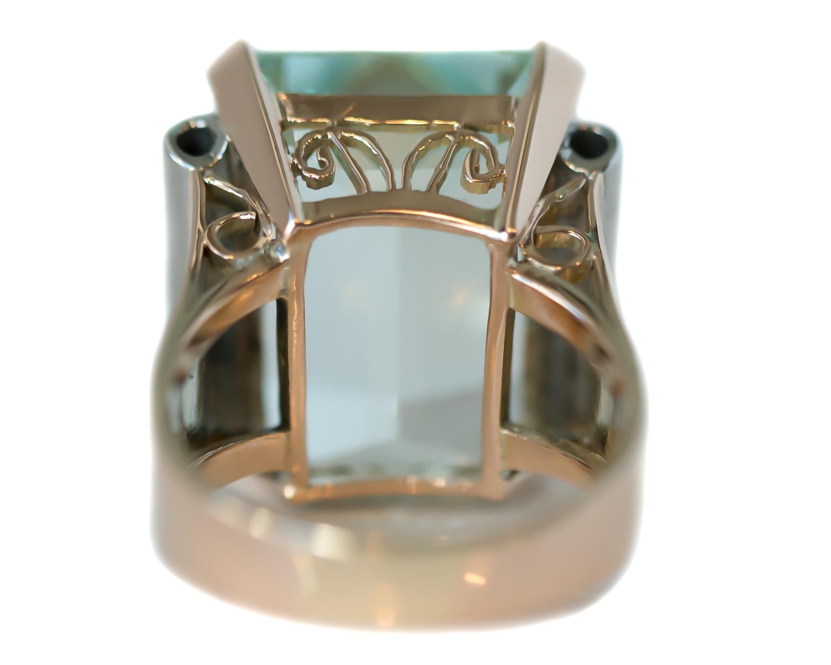 Emerald Cut 1950s 18 Carat Aquamarine and 14 Karat Rose Gold Cocktail Ring