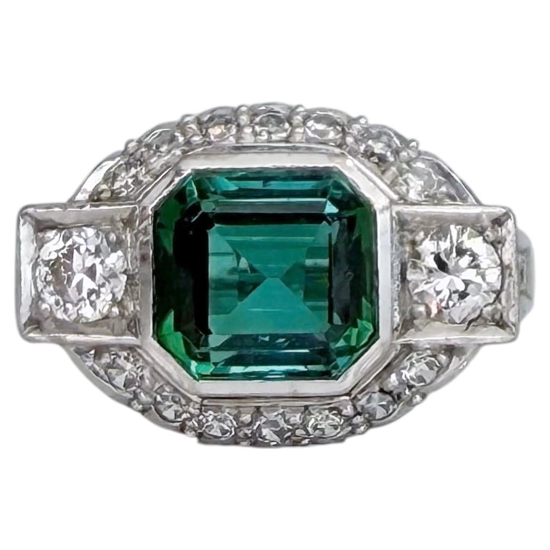1950s 18 Karat Gold 2.10 Carat Green Tourmaline 0.48 Carat Diamond Cocktail Ring