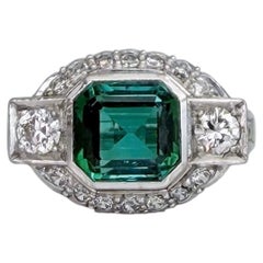 1950er Jahre 18 Karat Gold 2,10 Karat Grüner Turmalin 0,48 Karat Diamant Cocktail Ring