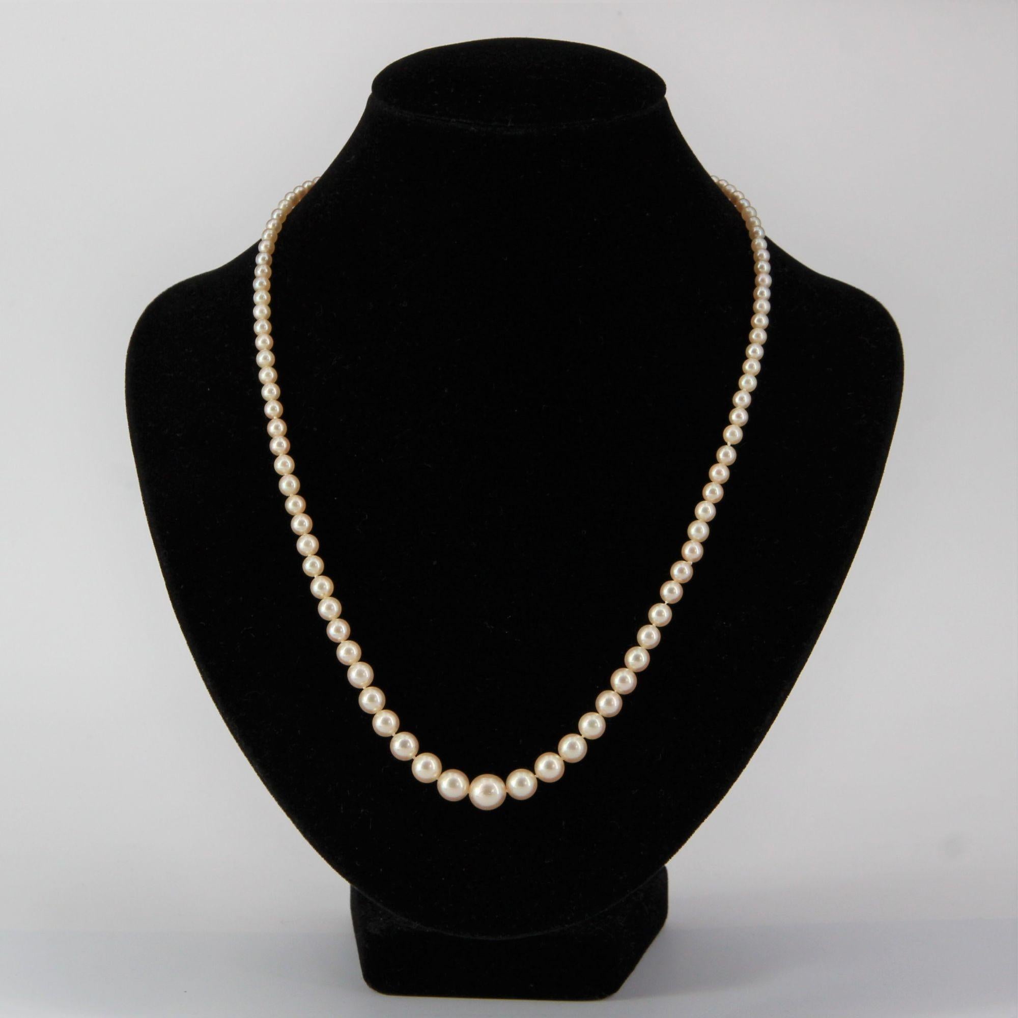 1950er Jahre Halskette mit Falling Perlen-Verschluss aus 18 Karat Weißgold mit Diamanten (Retro) im Angebot