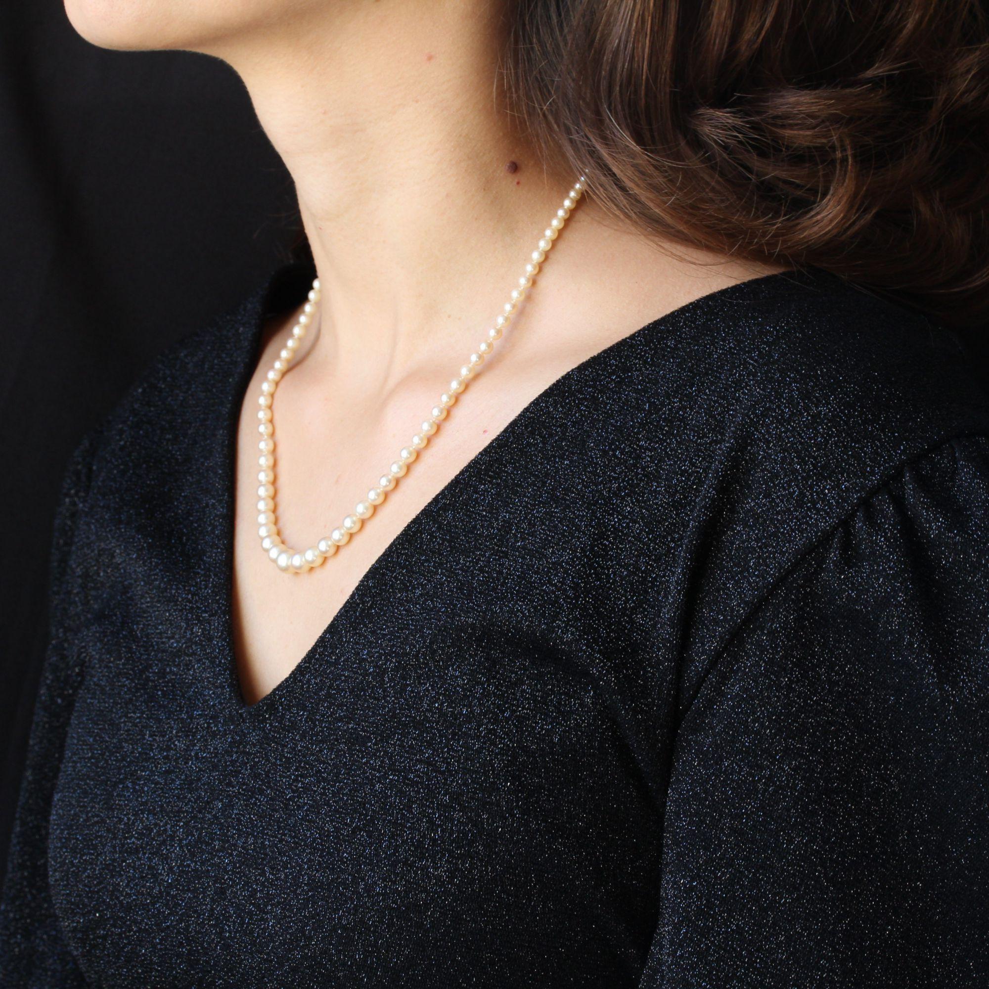 1950er Jahre Halskette mit Falling Perlen-Verschluss aus 18 Karat Weißgold mit Diamanten Damen im Angebot