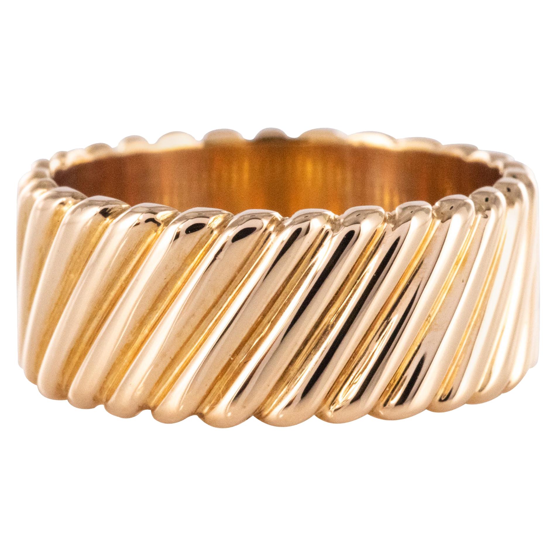 1950s 18 Karat Yellow Gold Gadrooned Wedding Ring