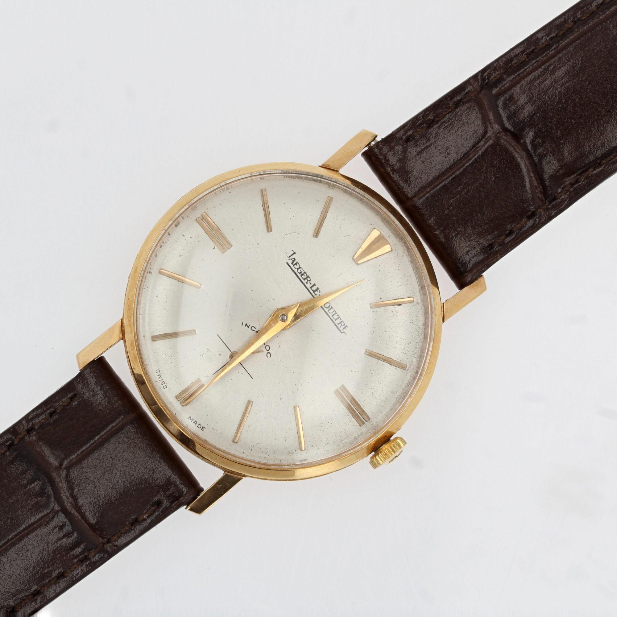 1950s 18 Karat Yellow Gold Jaeger Lecoultre Men Wristwatch In Good Condition In Poitiers, FR
