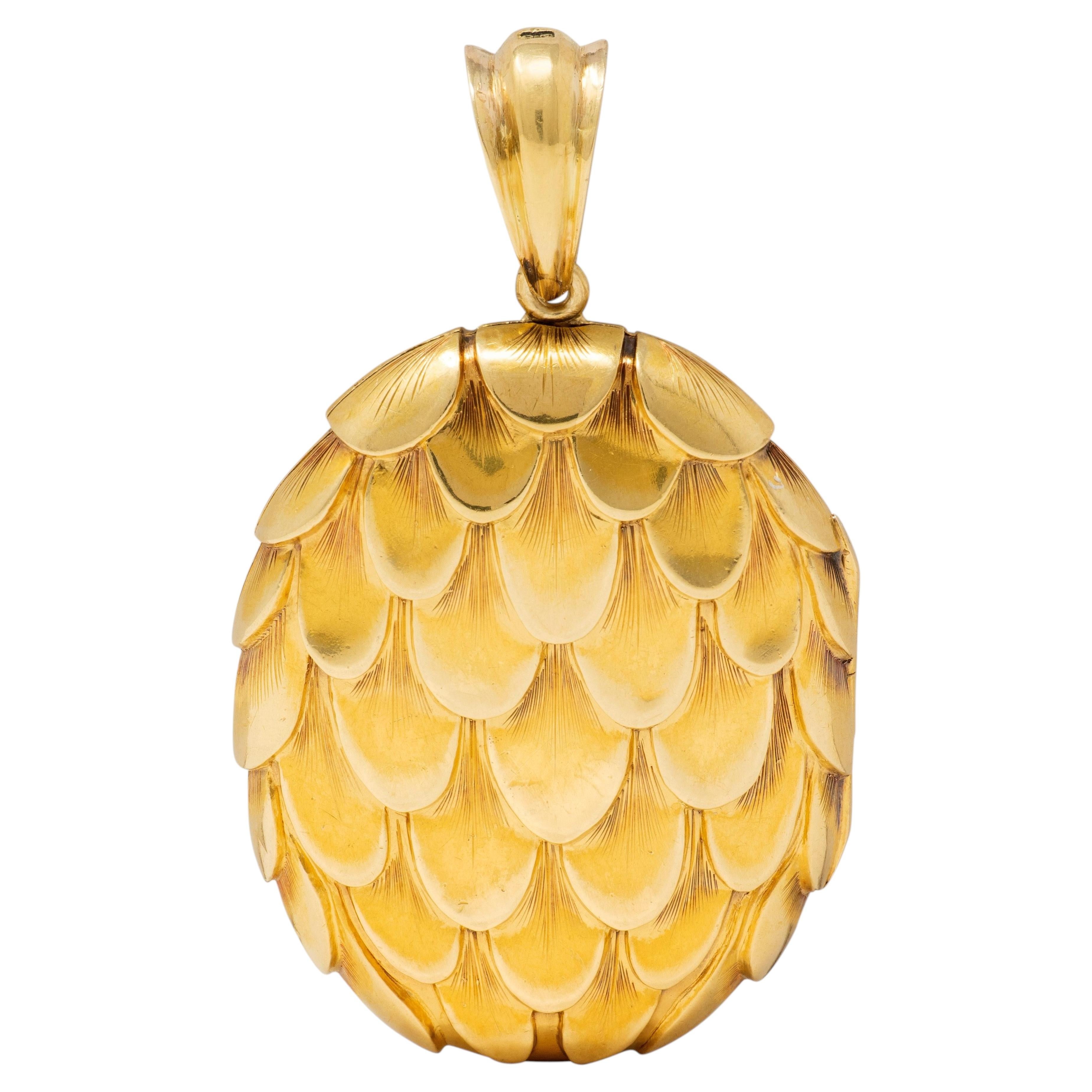 1950's 18 Karat Yellow Gold Vintage Feather Photo Locket Pendant