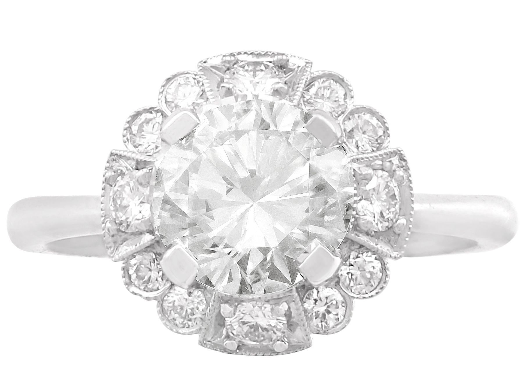 1950s Vintage 1.83 Carat Diamond and White Gold Cluster Engagement Ring Excellent état - En vente à Jesmond, Newcastle Upon Tyne