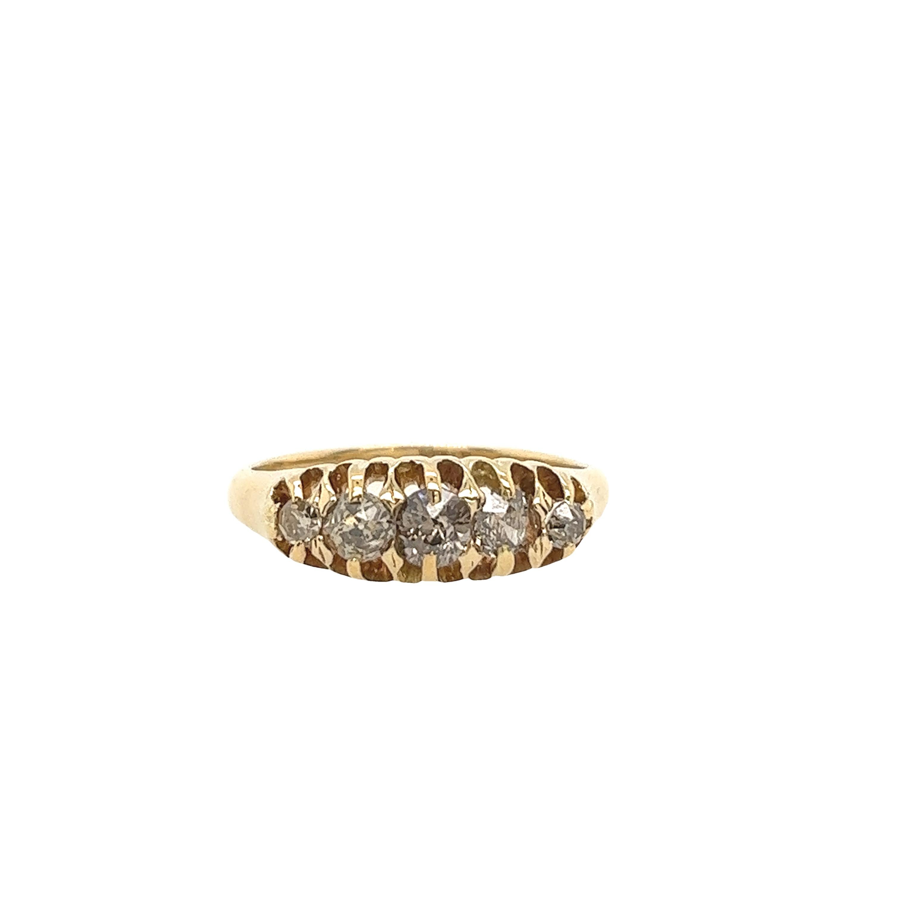 Round Cut 1950's 18ct Yellow Gold Diamond 5 Stone Ring For Sale