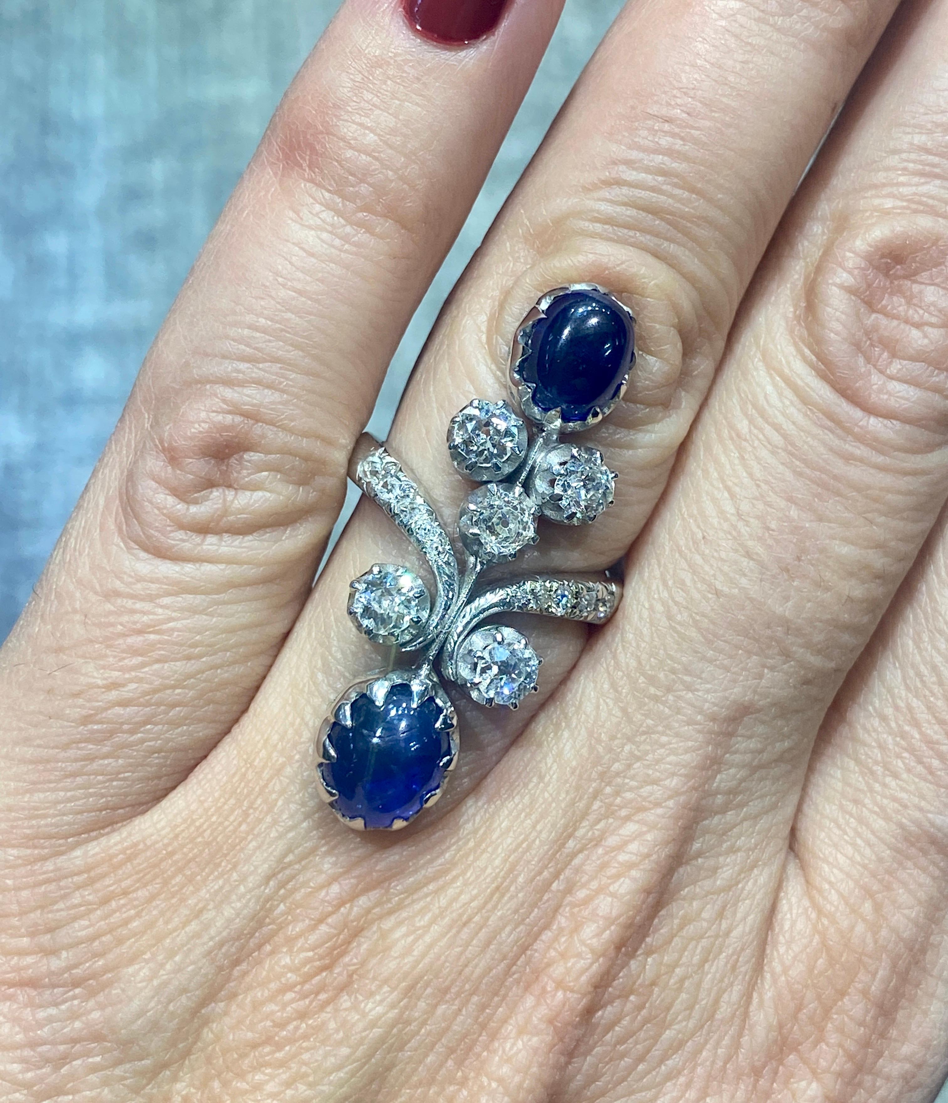 Contemporary 1950s 18k gold, cabochon sapphire and old European cut diamond cocktail ring For Sale