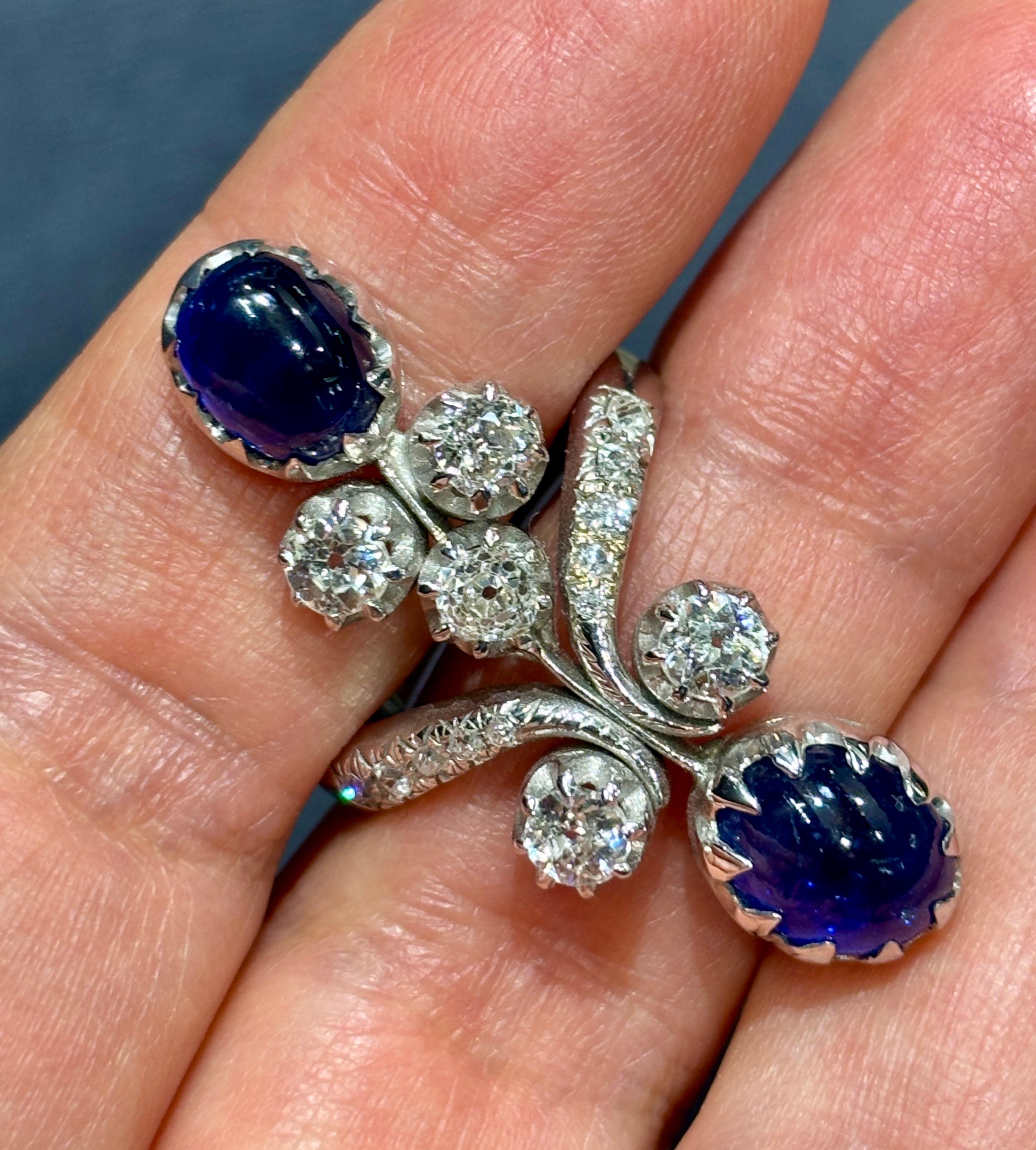 1950s Bague de cocktail en or 18k, saphir cabochon et diamant de taille européenne ancienne en vente 3
