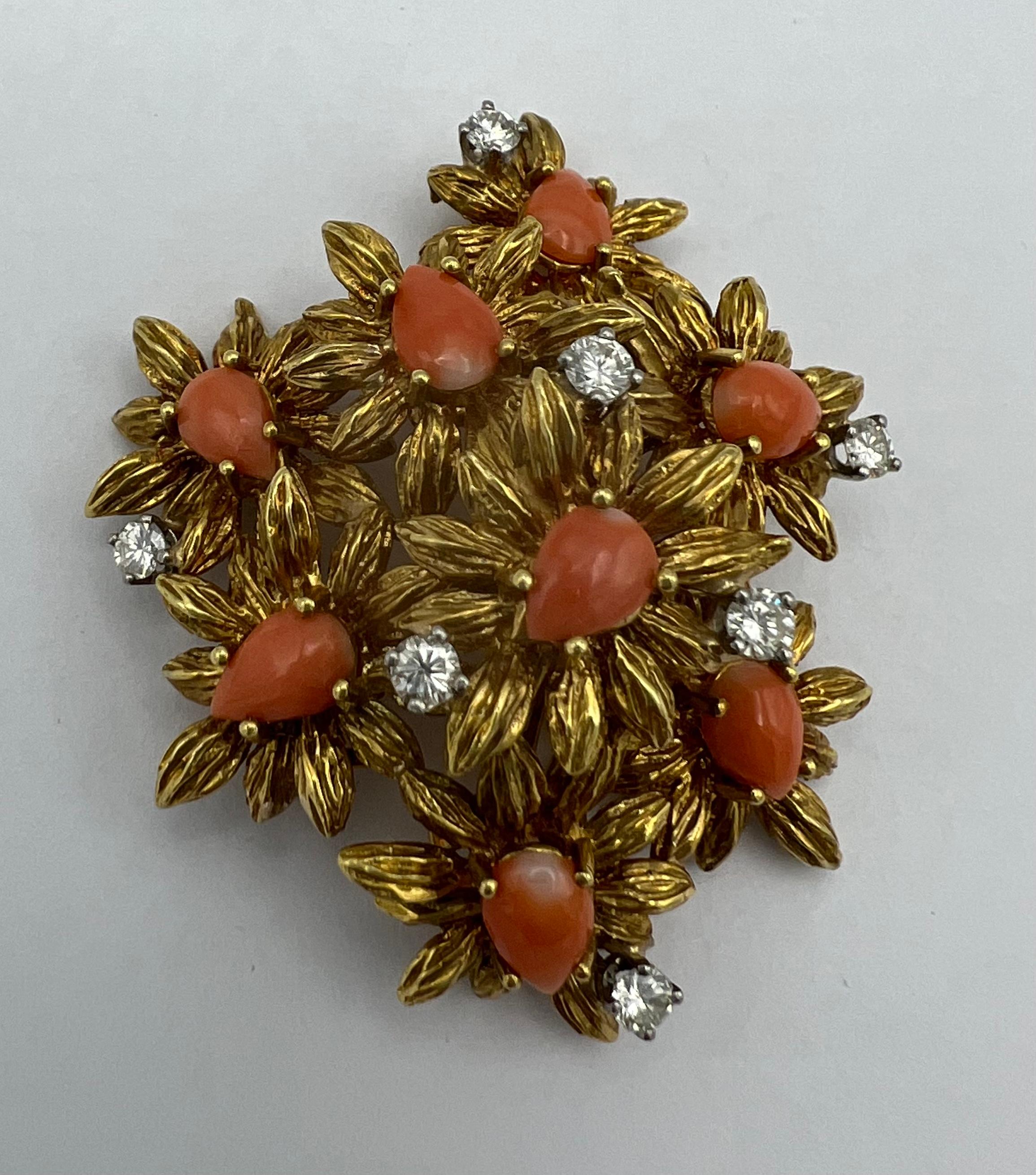 1950’s 18k Gold Coral Diamond Floral Brooch In Excellent Condition In Beverly Hills, CA