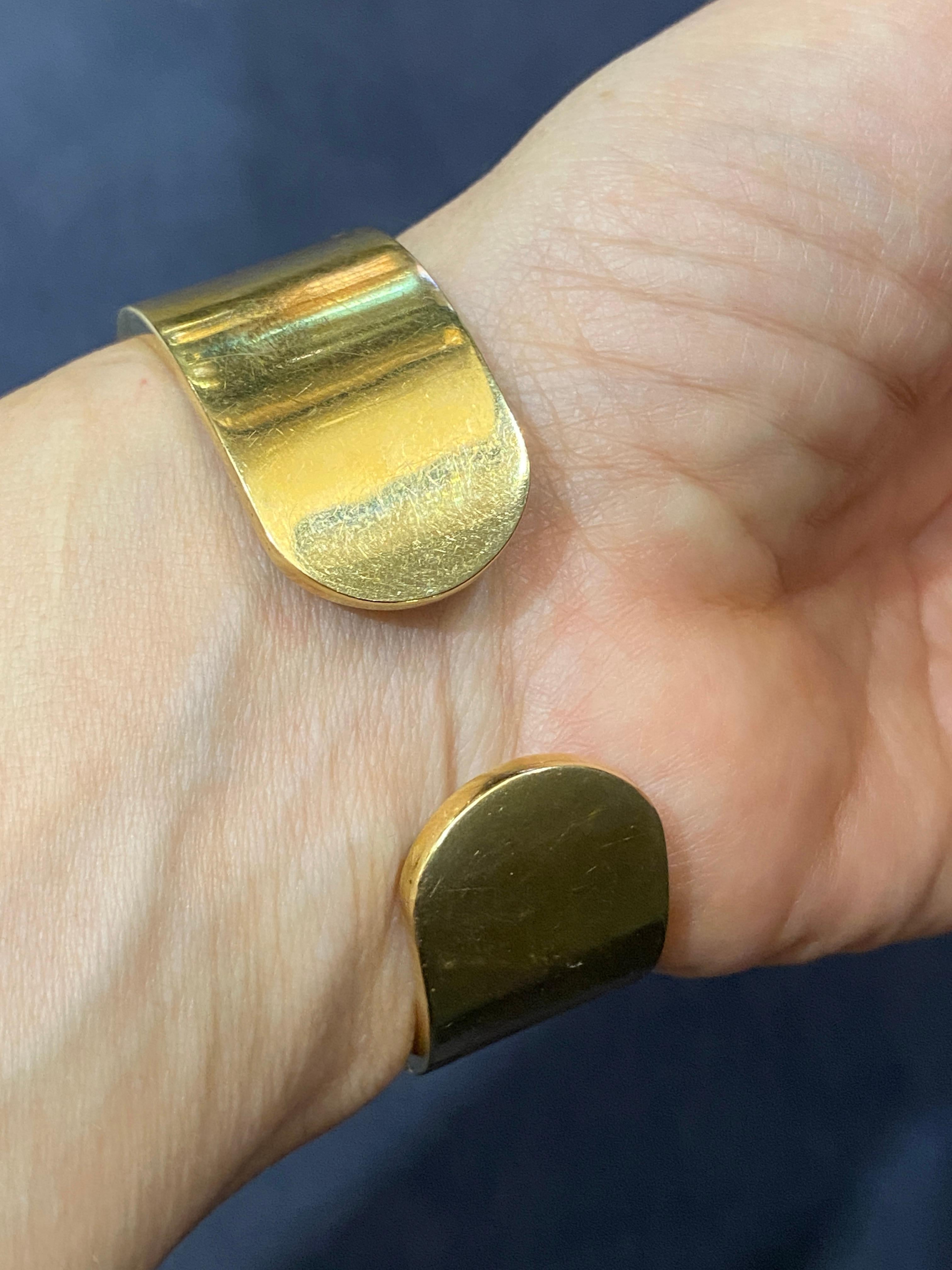 Taille cabochon Manchette en or 18k des années 1950 avec diamants et saphir cabochon en vente