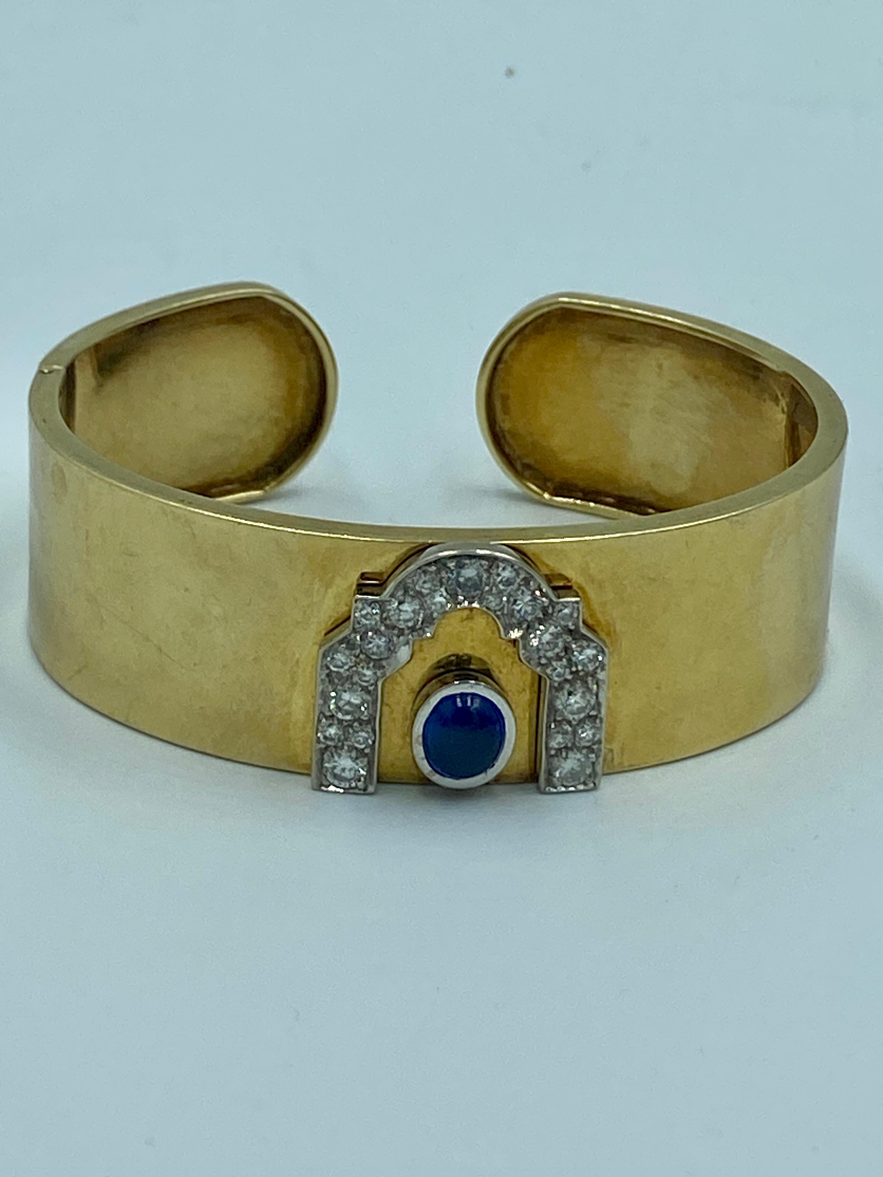 Manchette en or 18k des années 1950 avec diamants et saphir cabochon en vente 3