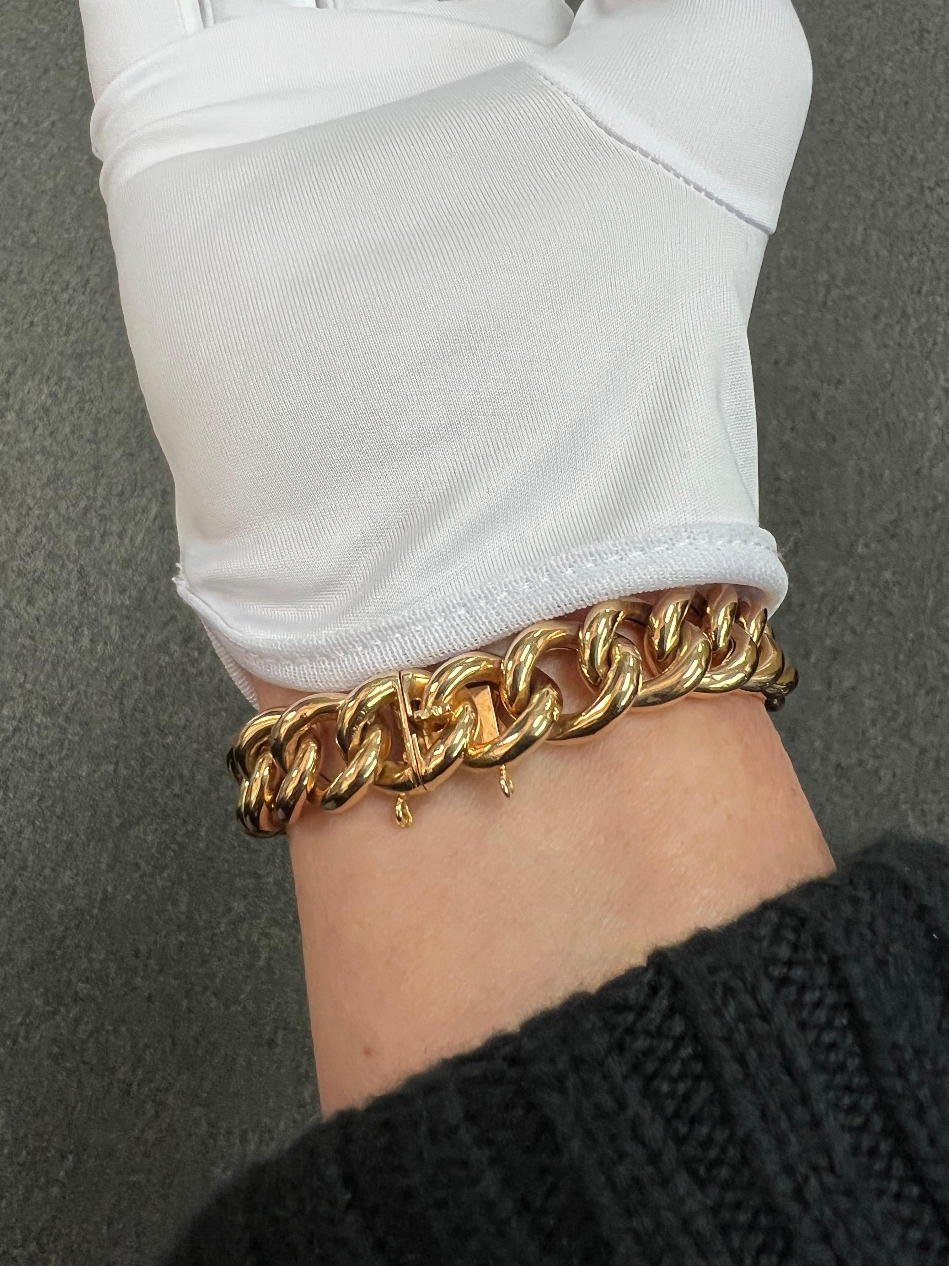 1950s 18k Pinkish Gold Hollow Curb Link Bracelet In Good Condition For Sale In Los Angeles, CA