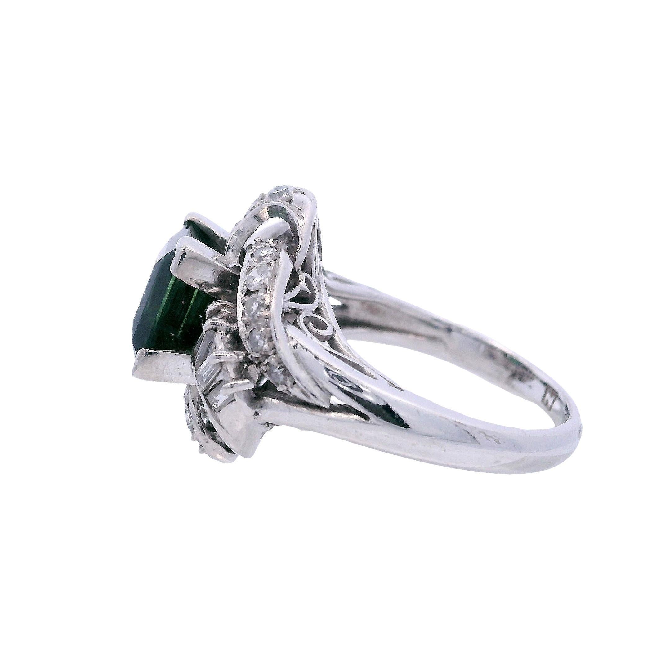 1950's 18K Weißgold NGI zertifiziert grüner Saphir & Diamant-Ring im Angebot 2