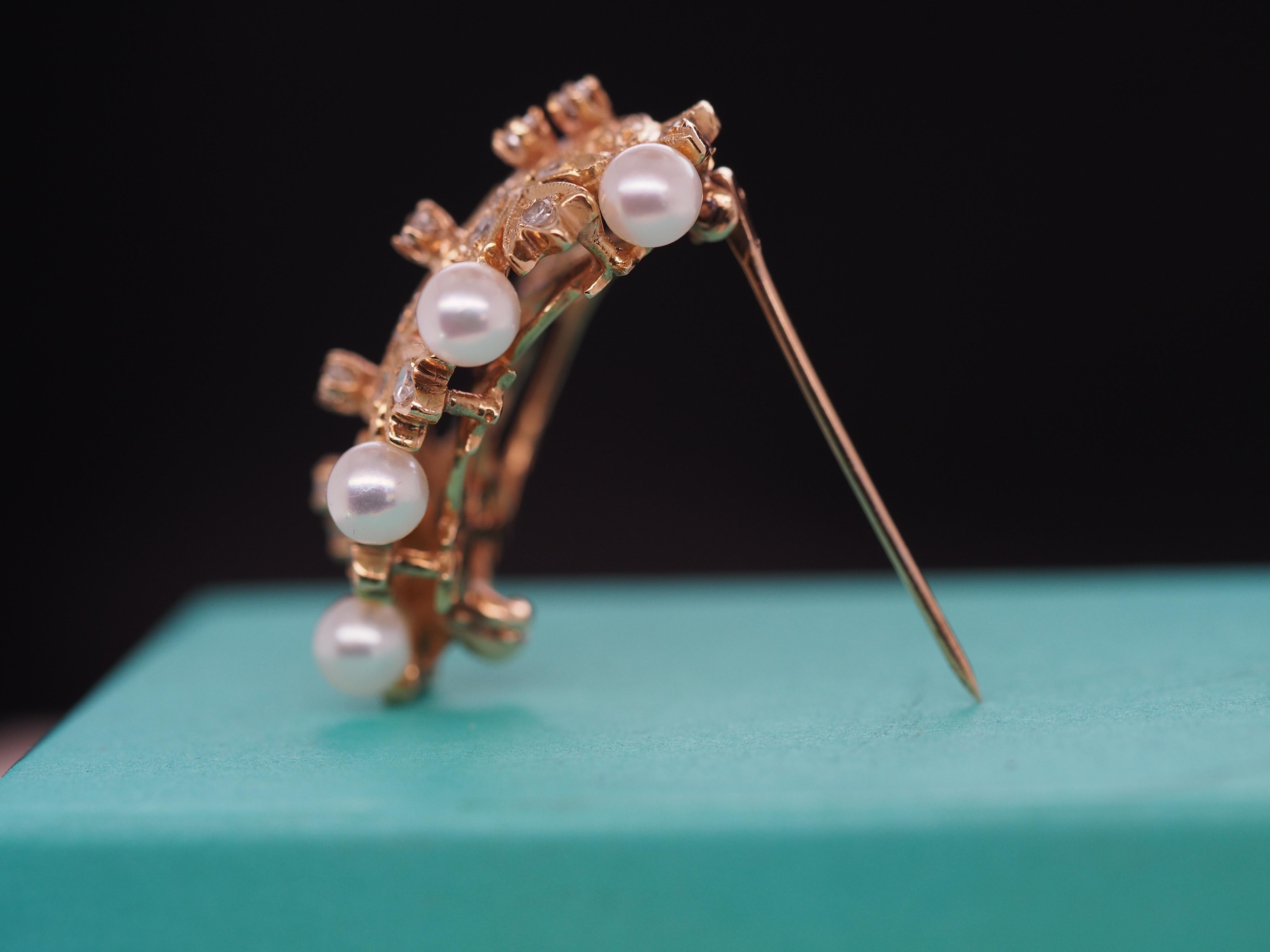 1950s 18k Yellow Gold Crown Diamond and Pearl Brooch For Sale 2