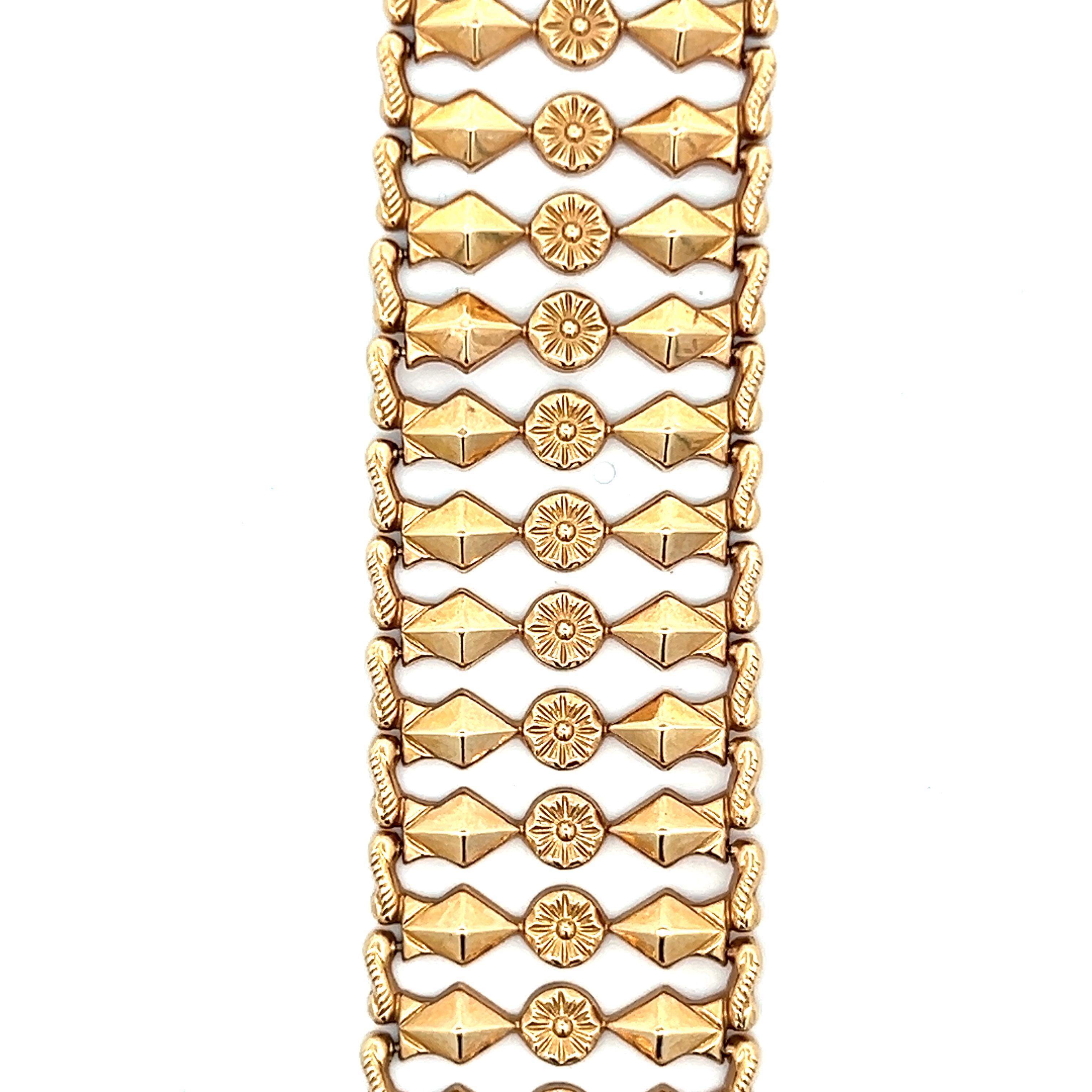 Donna Bracciale italiano a maglie fantasia in oro giallo 18k del 1950, largo 1 pollice in vendita