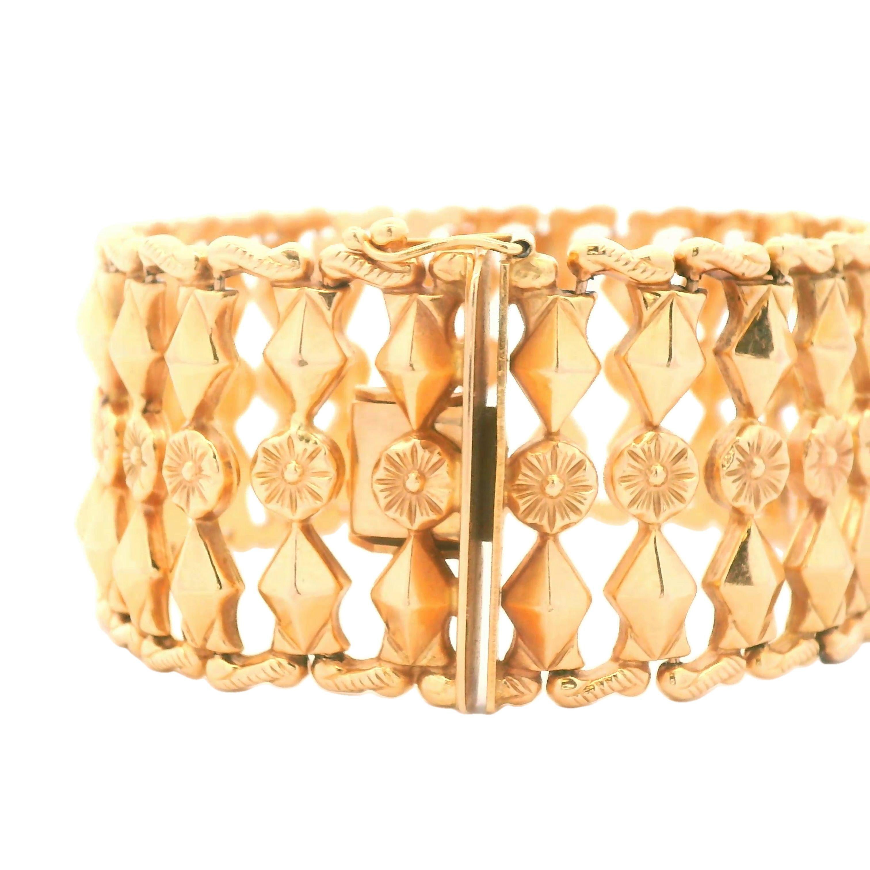 Bracciale italiano a maglie fantasia in oro giallo 18k del 1950, largo 1 pollice in vendita 3