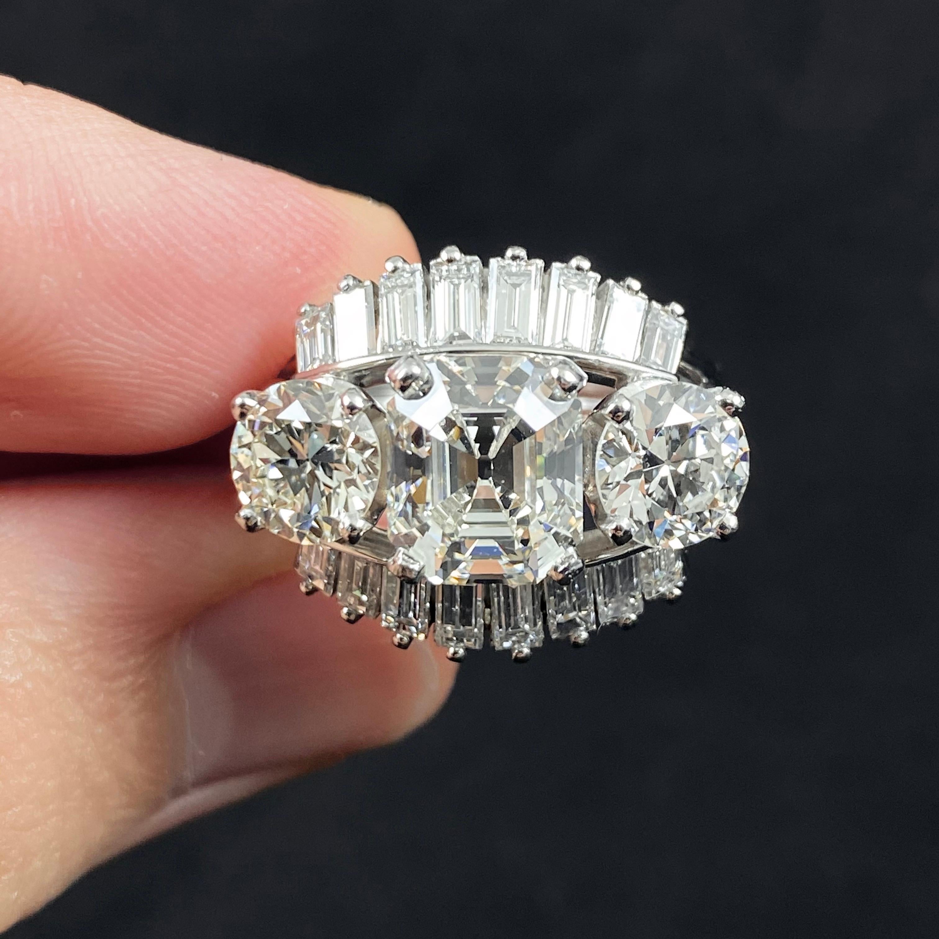 1950s-1960s 7 Carat Three-Stone Emerald Round Diamond Ballerina Engagement Ring 4