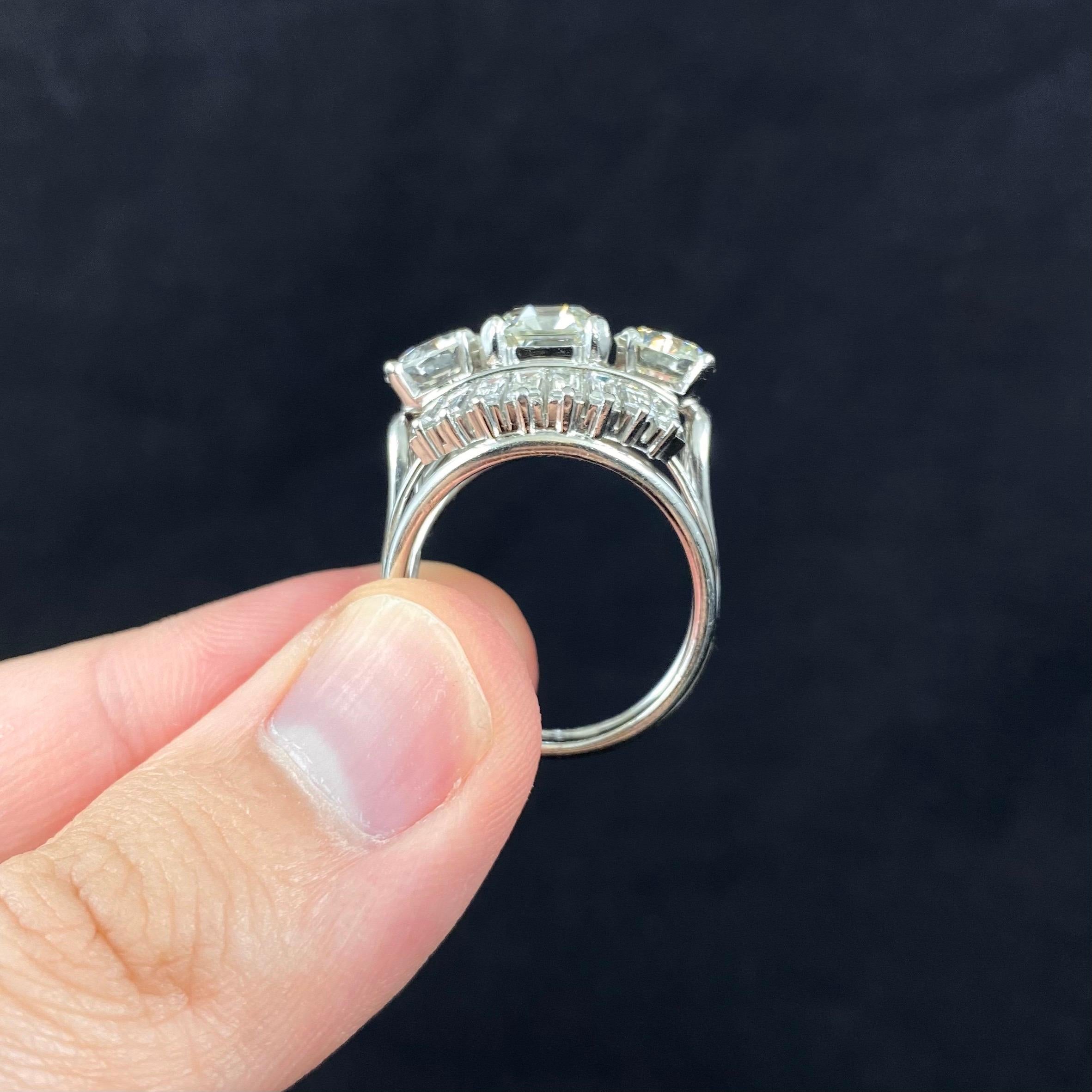 1950s-1960s 7 Carat Three-Stone Emerald Round Diamond Ballerina Engagement Ring 8