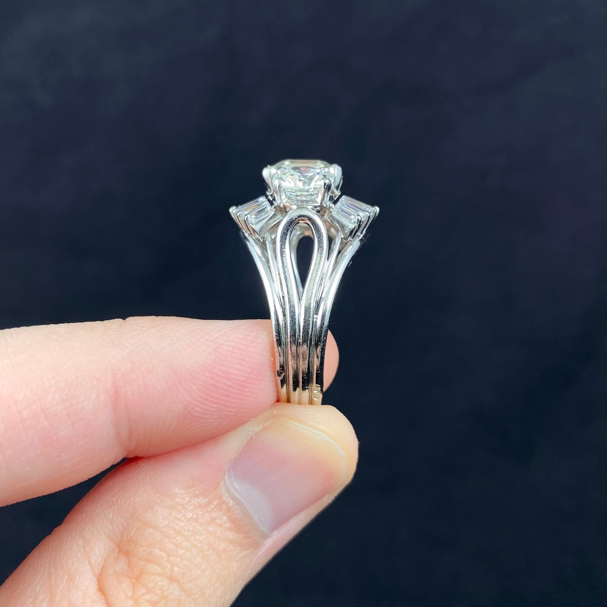 1950s-1960s 7 Carat Three-Stone Emerald Round Diamond Ballerina Engagement Ring 9