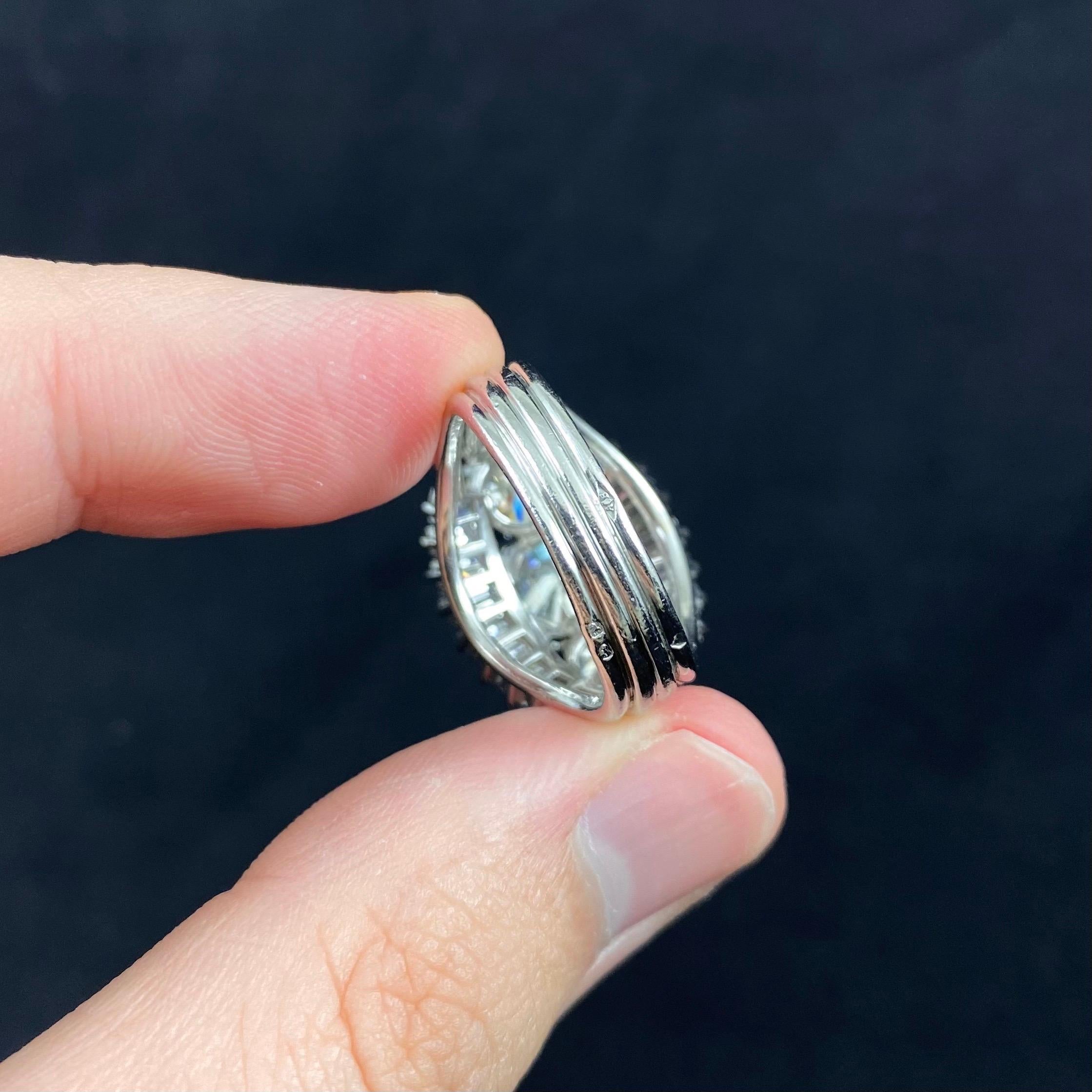 1950s-1960s 7 Carat Three-Stone Emerald Round Diamond Ballerina Engagement Ring 10