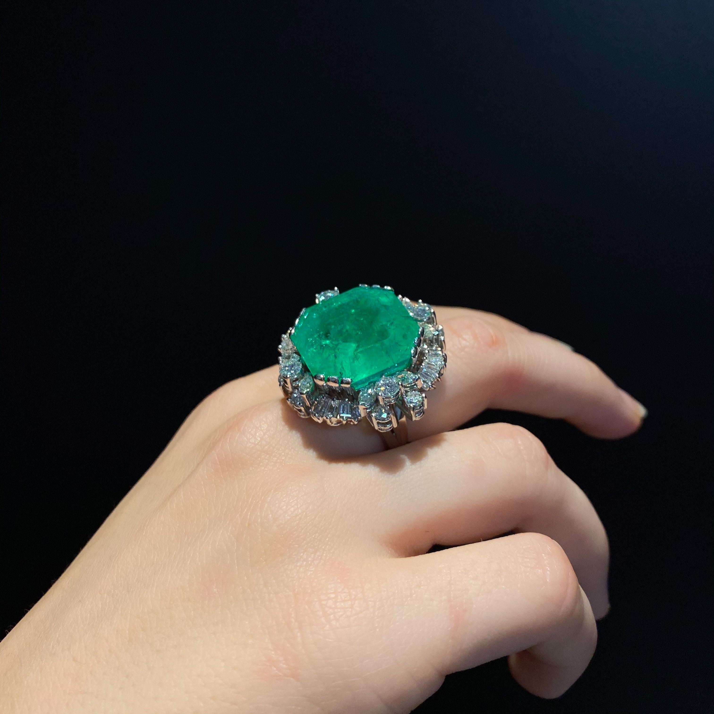 Women's Certified 37.50 Carat Colombian Emerald Diamond Cocktail Ring White Gold