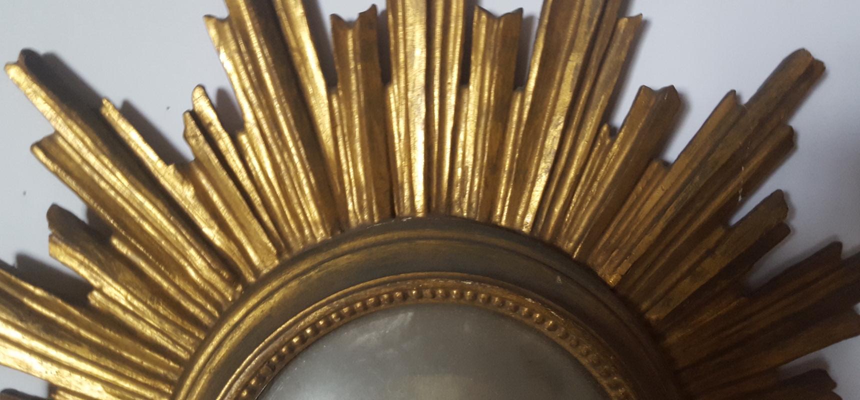 Louis XIV 1950s-1960s Decorative Gold Leafed, Sunburst Framed, Small Convex Mirror