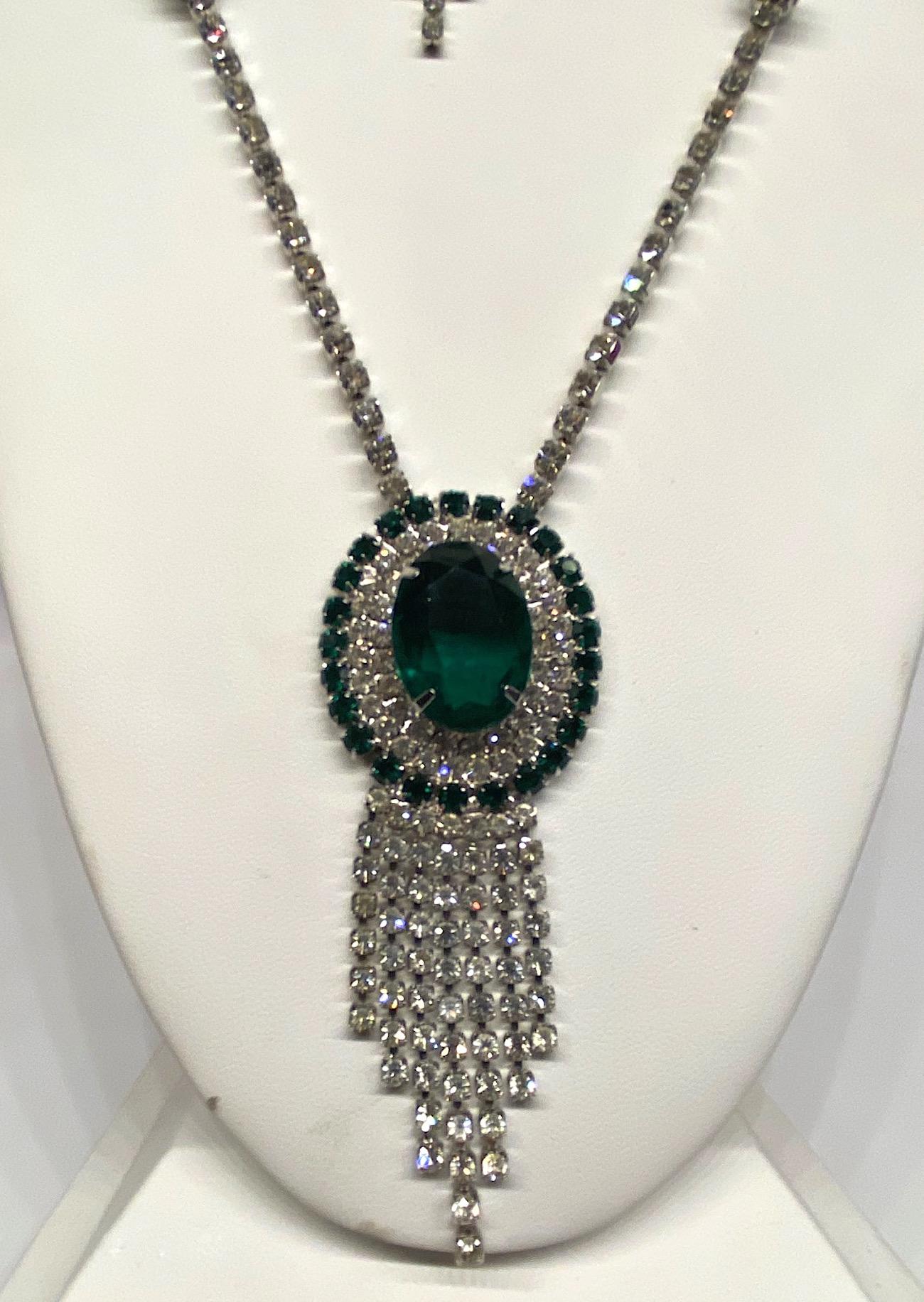 1950s / 1960s Emerald Green Crystal & Rhinestone Double Pendant Necklace 6