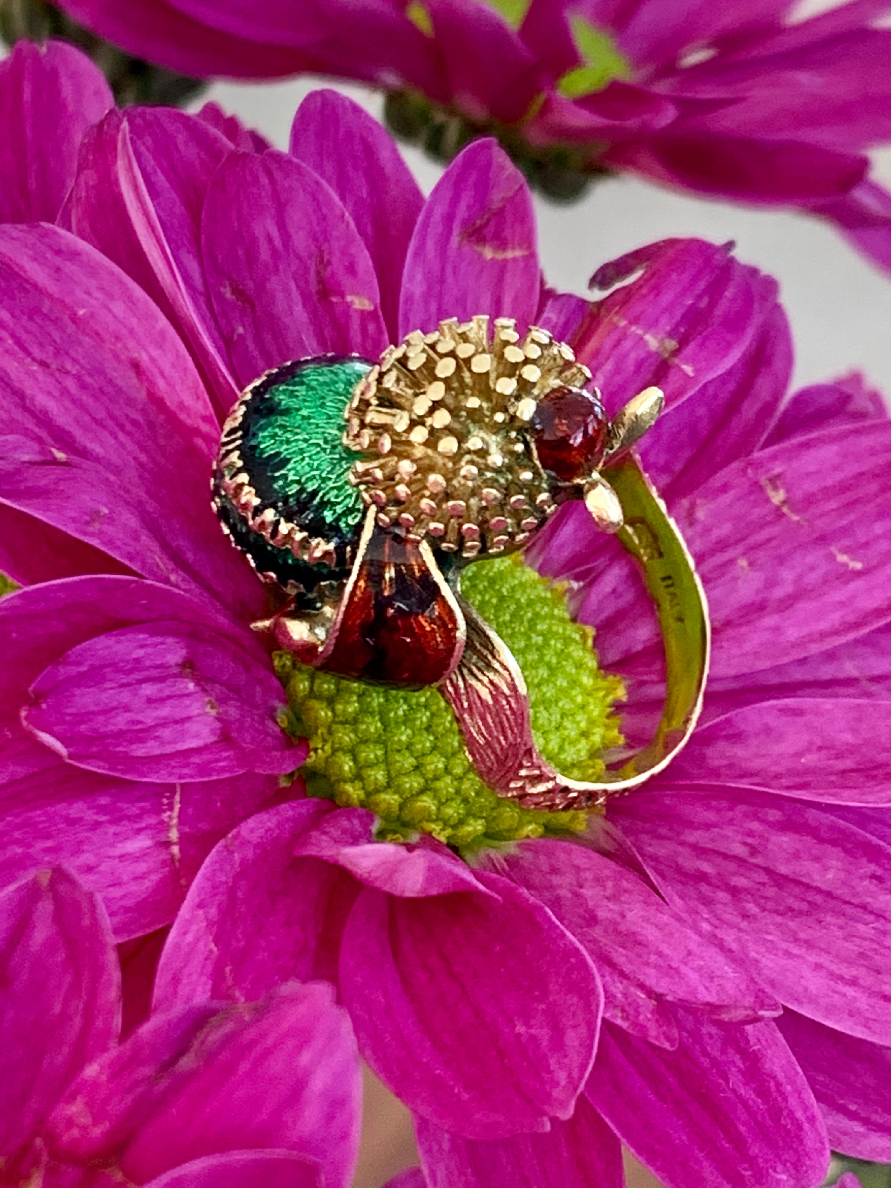 1950s-1960s Vintage Corletto Signed Enameled Bee 18 Karat Yellow Gold Ring 2
