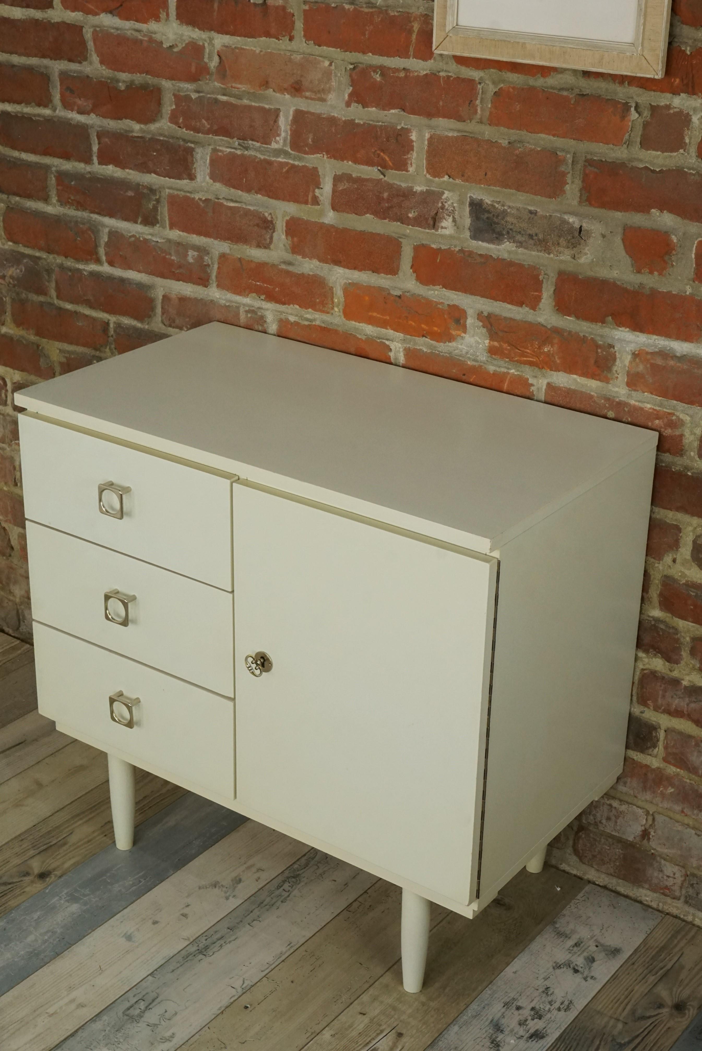 1950s-1960s White Satin Lacquered Wooden Cabinet 6