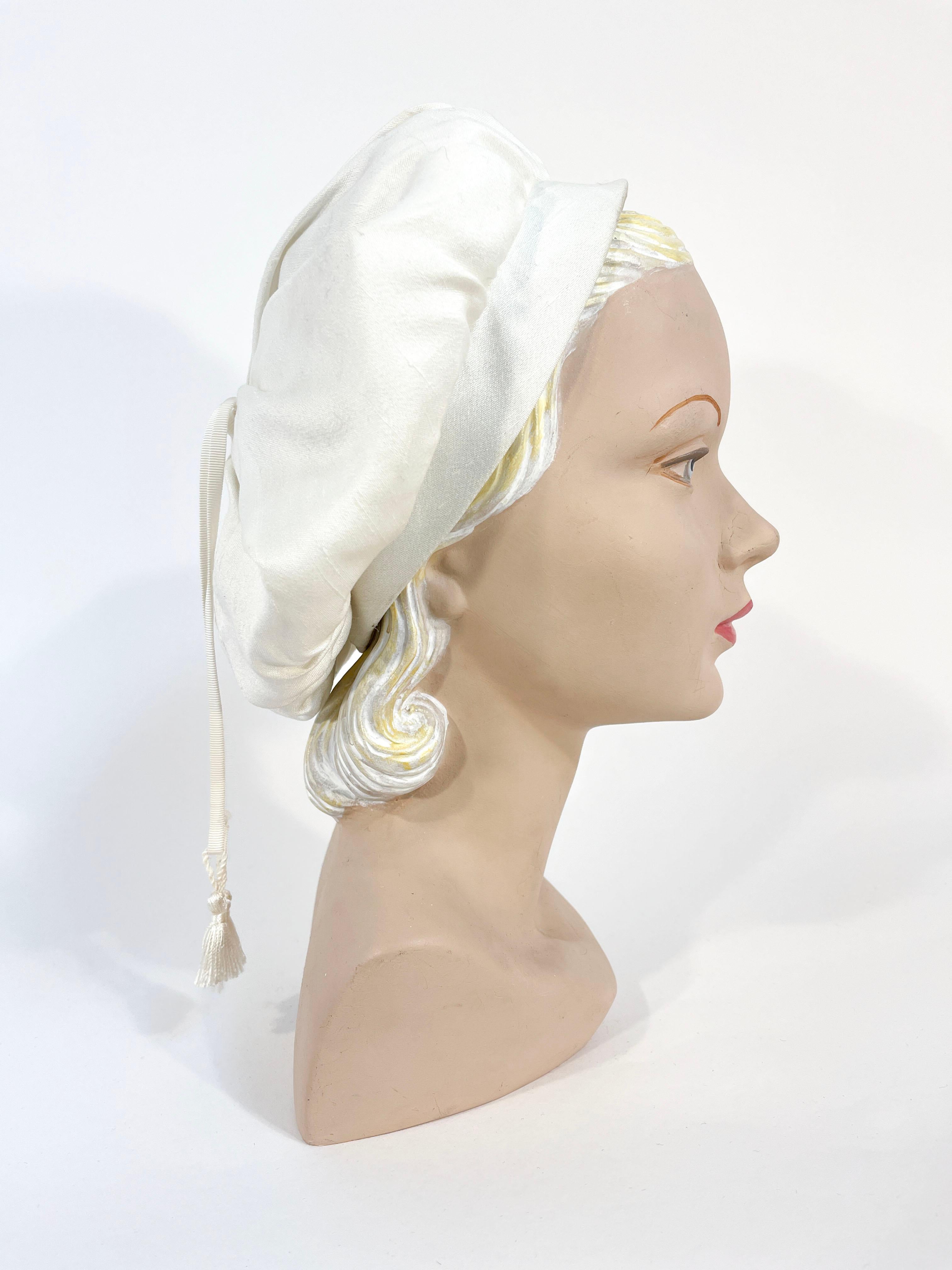 1950s/1960s White Silk Tam In Good Condition For Sale In San Francisco, CA