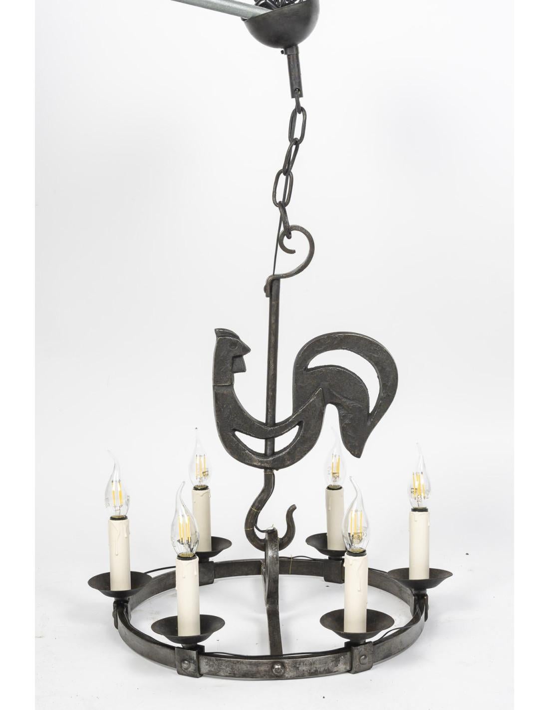 Lámparas de hierro forjado de los años 50-60 de Jean Touret, taller Marolles.

Lámparas de araña de hierro forjado de Jean Touret, taller de Marolles, 6 luces cada una, hacia 1950-1960.
altura: 83 cm, profundidad: 50 cm

Ponte en contacto con