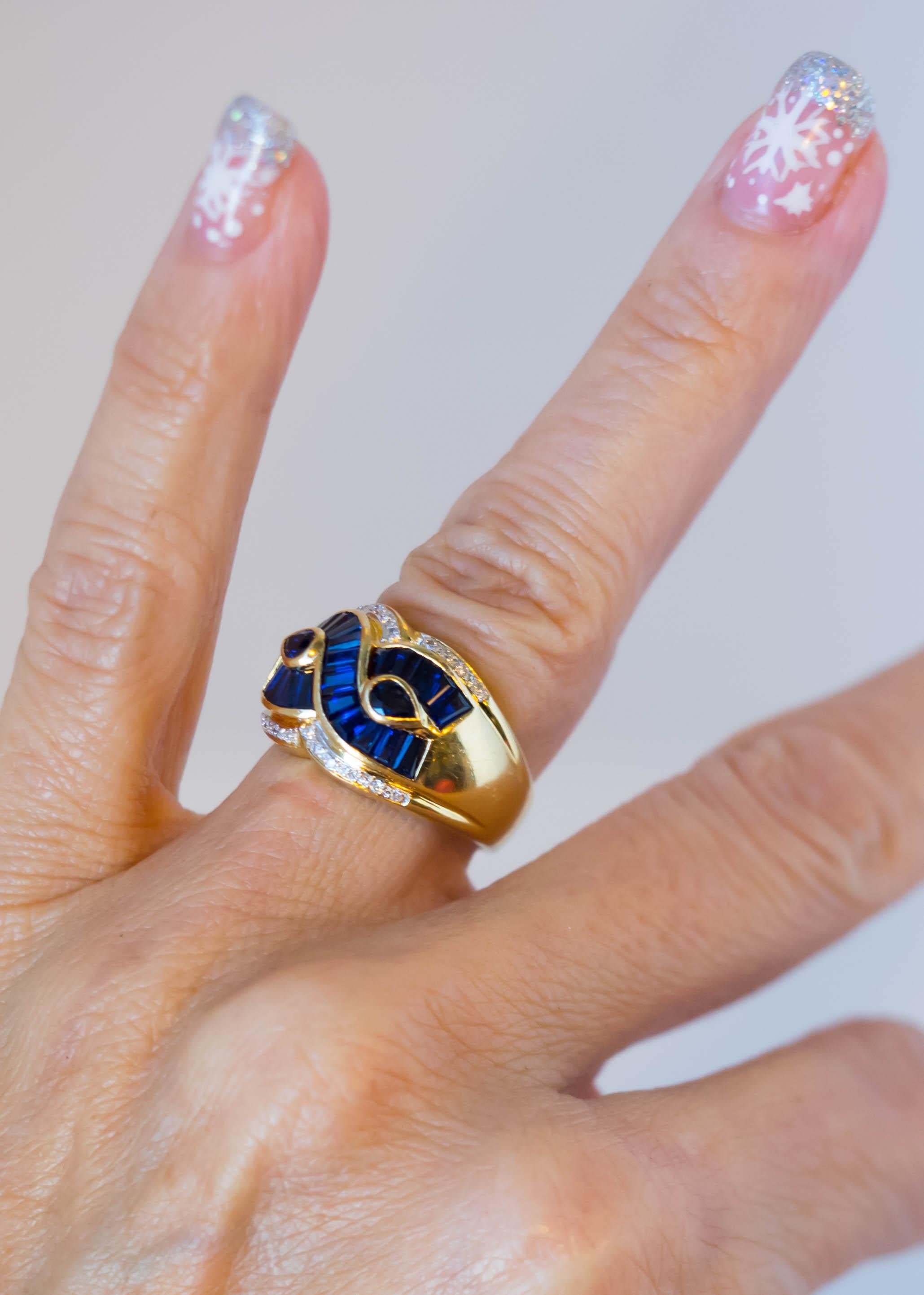 1950s 2 Carat Blue Sapphire, Diamond and 18 Karat Yellow Gold Cocktail Ring For Sale 3