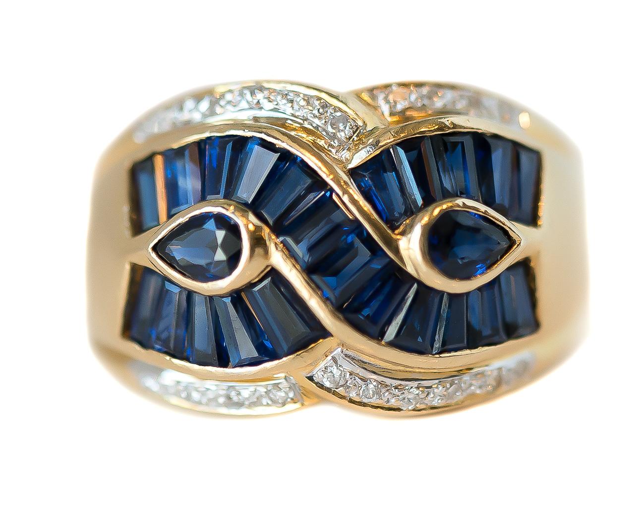 1950s 2 Carat Blue Sapphire, Diamond and 18 Karat Yellow Gold Cocktail Ring For Sale 1