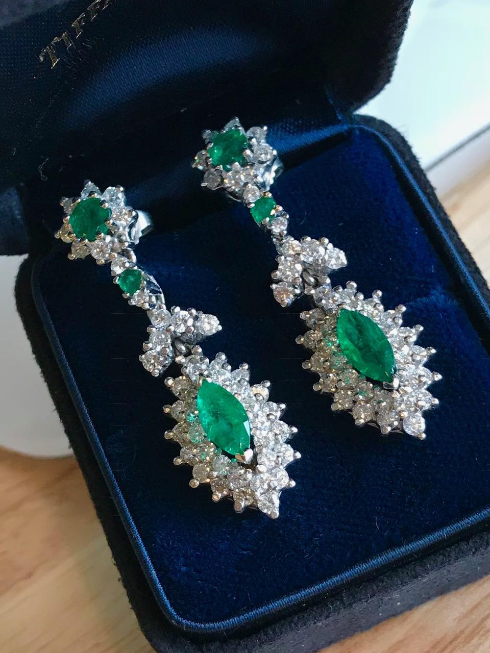 1950s 2 Carat Diamond and 2 Carat Emerald Drop 14 Karat White Gold Earrings In Good Condition In Atlanta, GA