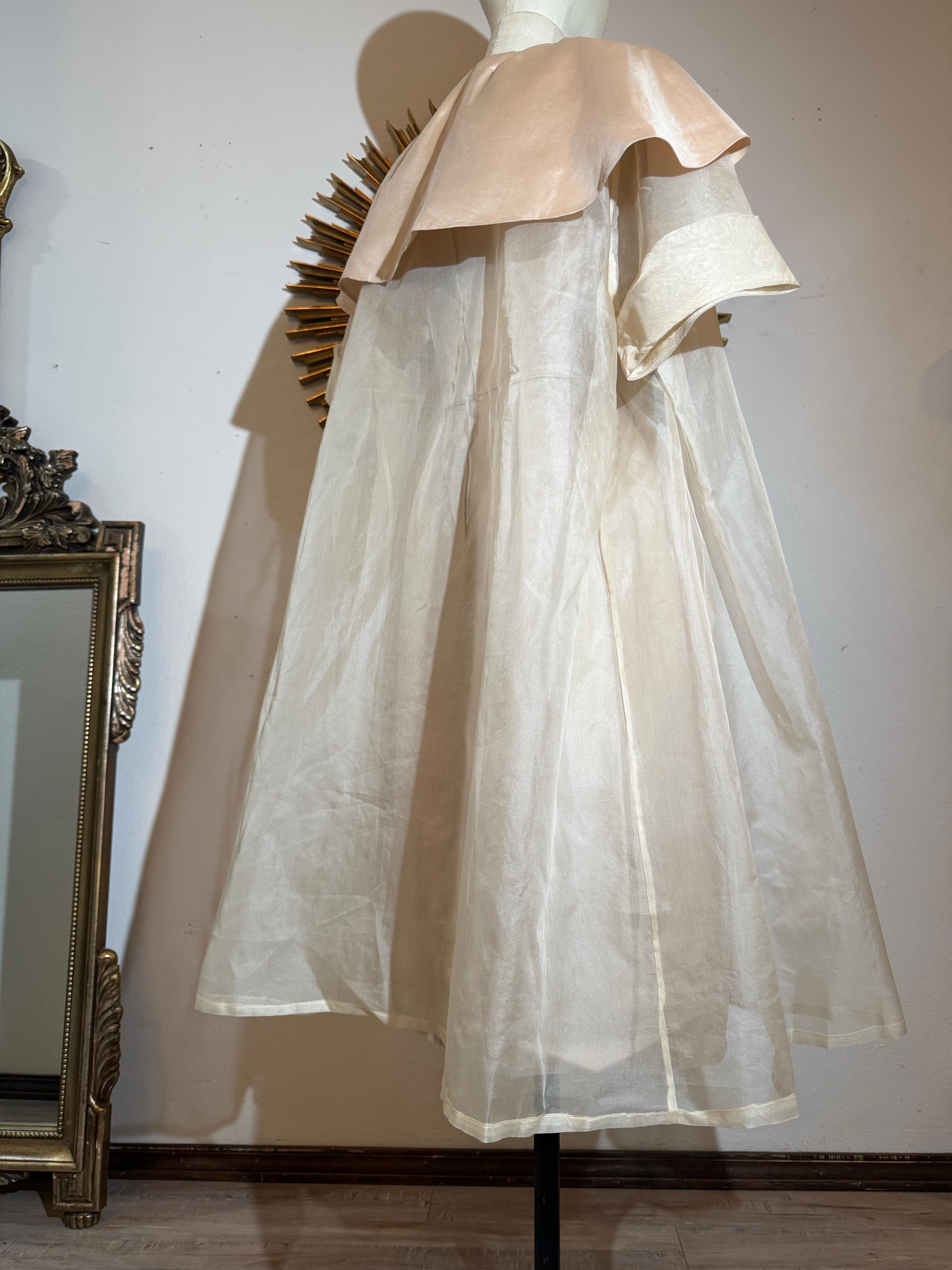 Abito 2 pezzi in organza e cappotto trasparente con colletto grande degli anni '50 in vendita 7