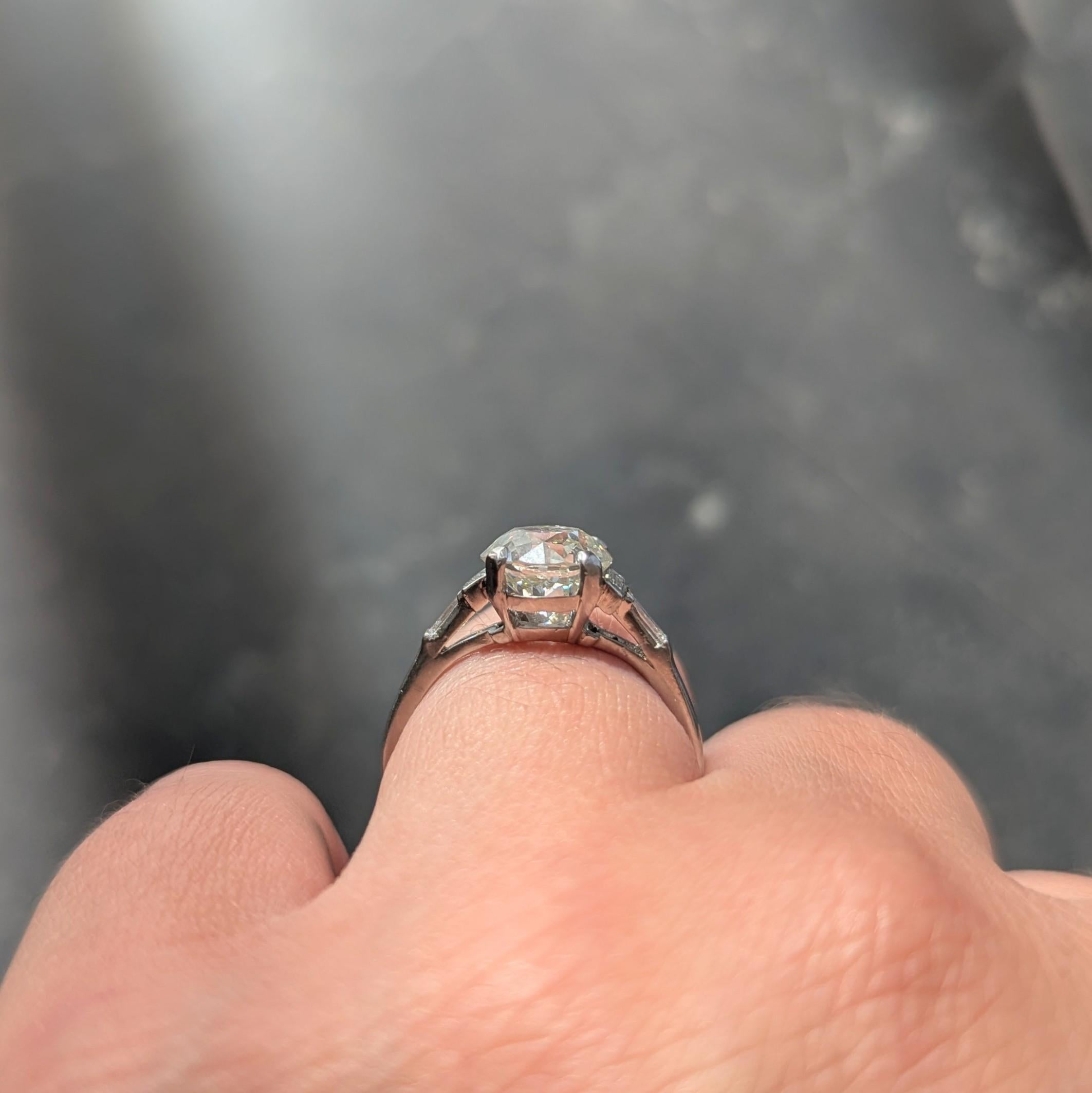 Anello di fidanzamento vintage con diamante europeo antico da 2,25 CTW e cinque pietre in platino del 1950 in vendita 6