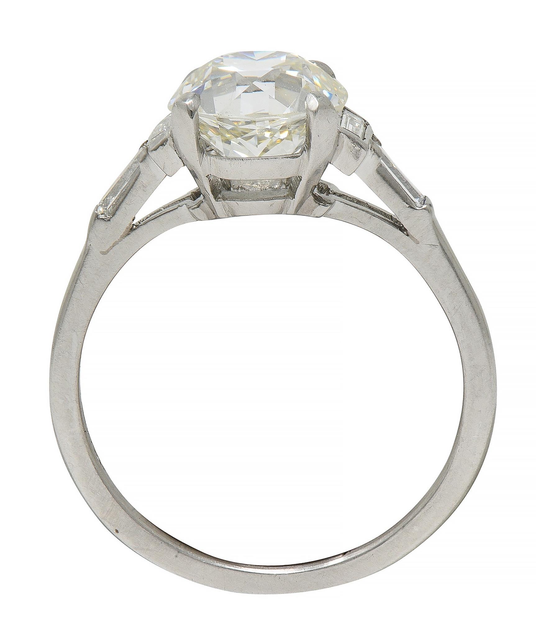 Anello di fidanzamento vintage con diamante europeo antico da 2,25 CTW e cinque pietre in platino del 1950 in vendita 3