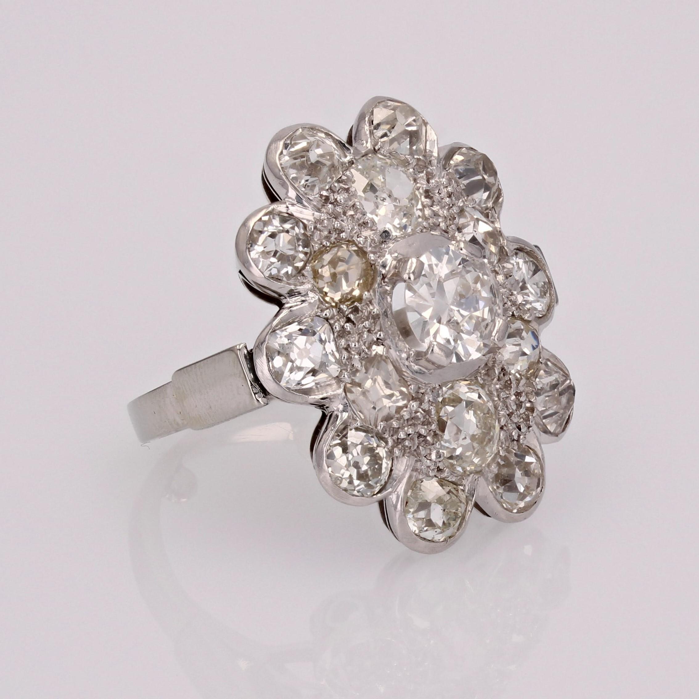 1950s 2.65 Carat Diamonds 18 Karat White Gold Flower Ring For Sale 4